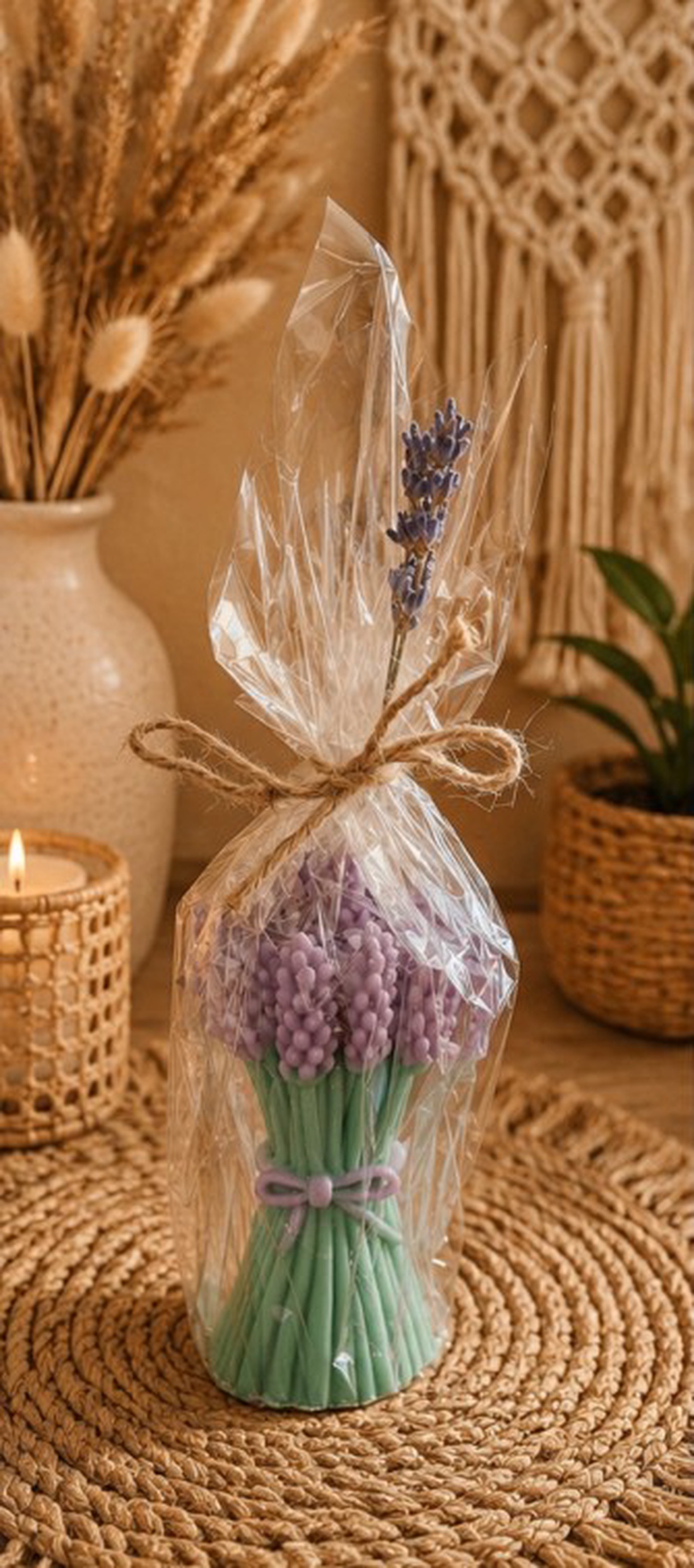 Lumânare decorativă handmade � Buchet de Lavandă Mov - casă & stil de viață - lumânări, parfumuri, arome - lumânări artizanale - Artynos.ro