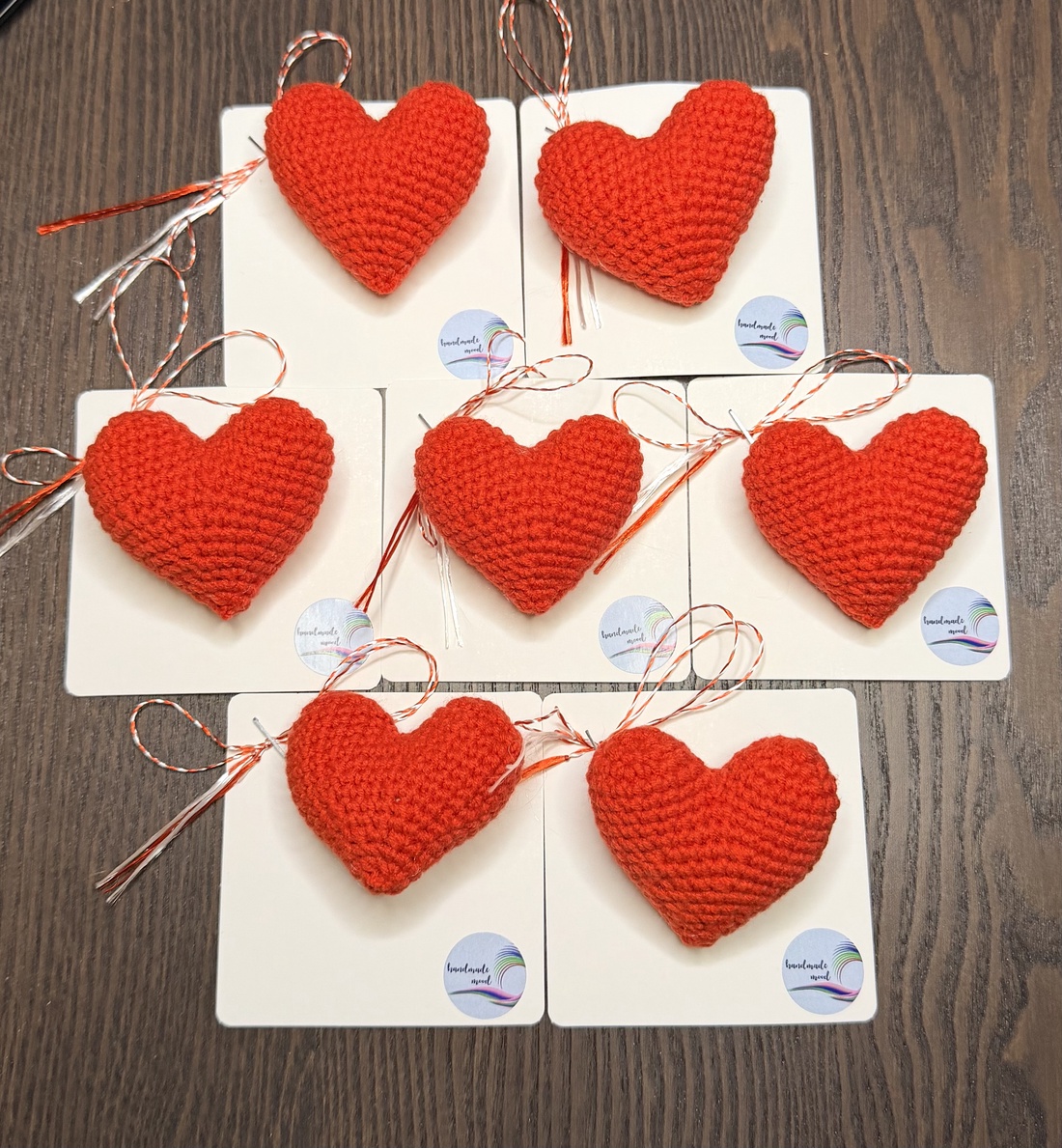 Martisor Inima Rosie Crosetata � Simbol Clasic de Primavara, lucrat manual - bijuterii - broșe - Artynos.ro