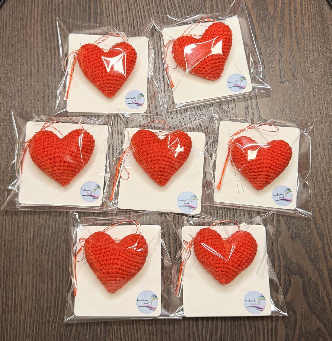 Martisor Inima Rosie Crosetata � Simbol Clasic de Primavara, lucrat manual - bijuterii - broșe - Artynos.ro