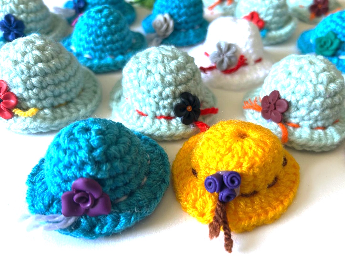 Palarioare in miniatura crosetate manual - casă & stil de viață - decorațiuni de casă - decorațiuni de geam și ușă - ornamente de ușă  - Artynos.ro