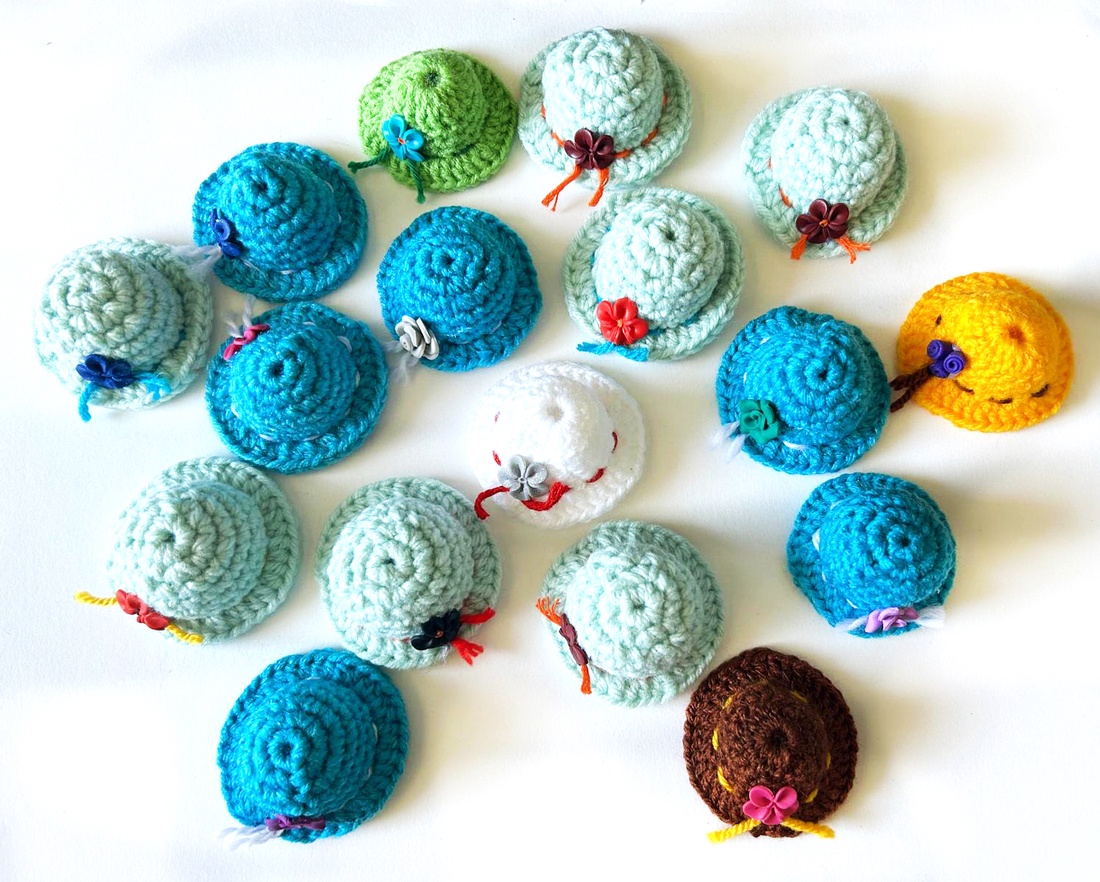 Palarioare in miniatura crosetate manual - casă & stil de viață - decorațiuni de casă - decorațiuni de geam și ușă - ornamente de ușă  - Artynos.ro