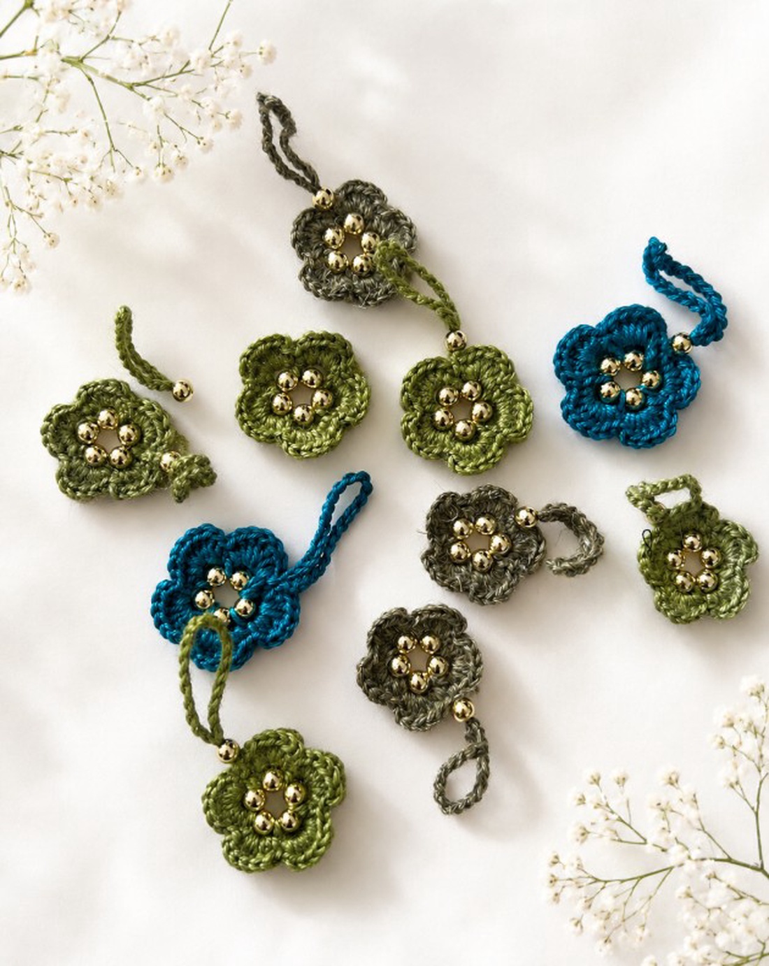 Mini brelocuri modele flori - genți și portofele - accesorii genți - breloc - Artynos.ro