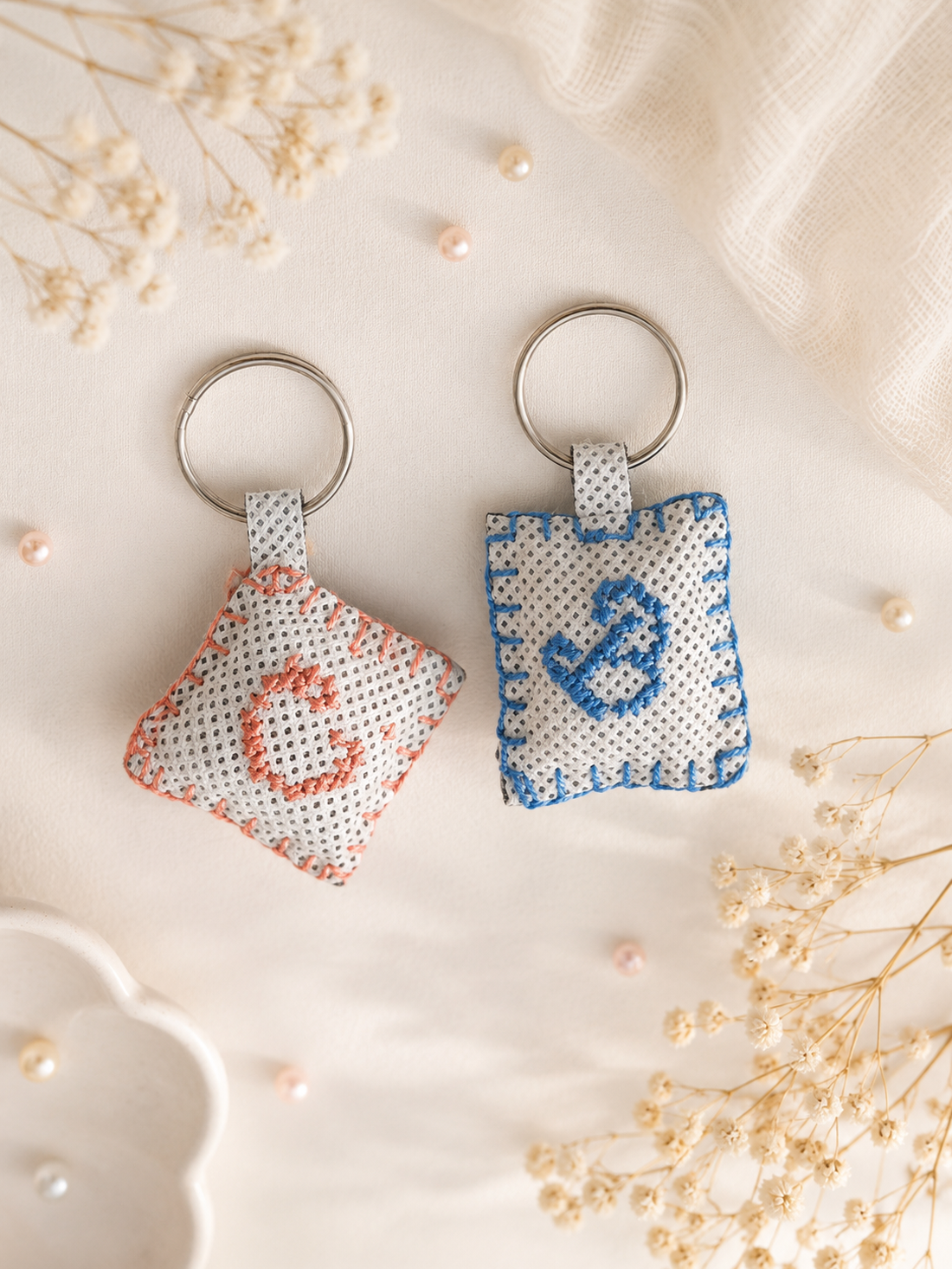 Brelocuri mini tesute manual - genți și portofele - accesorii genți - breloc - Artynos.ro