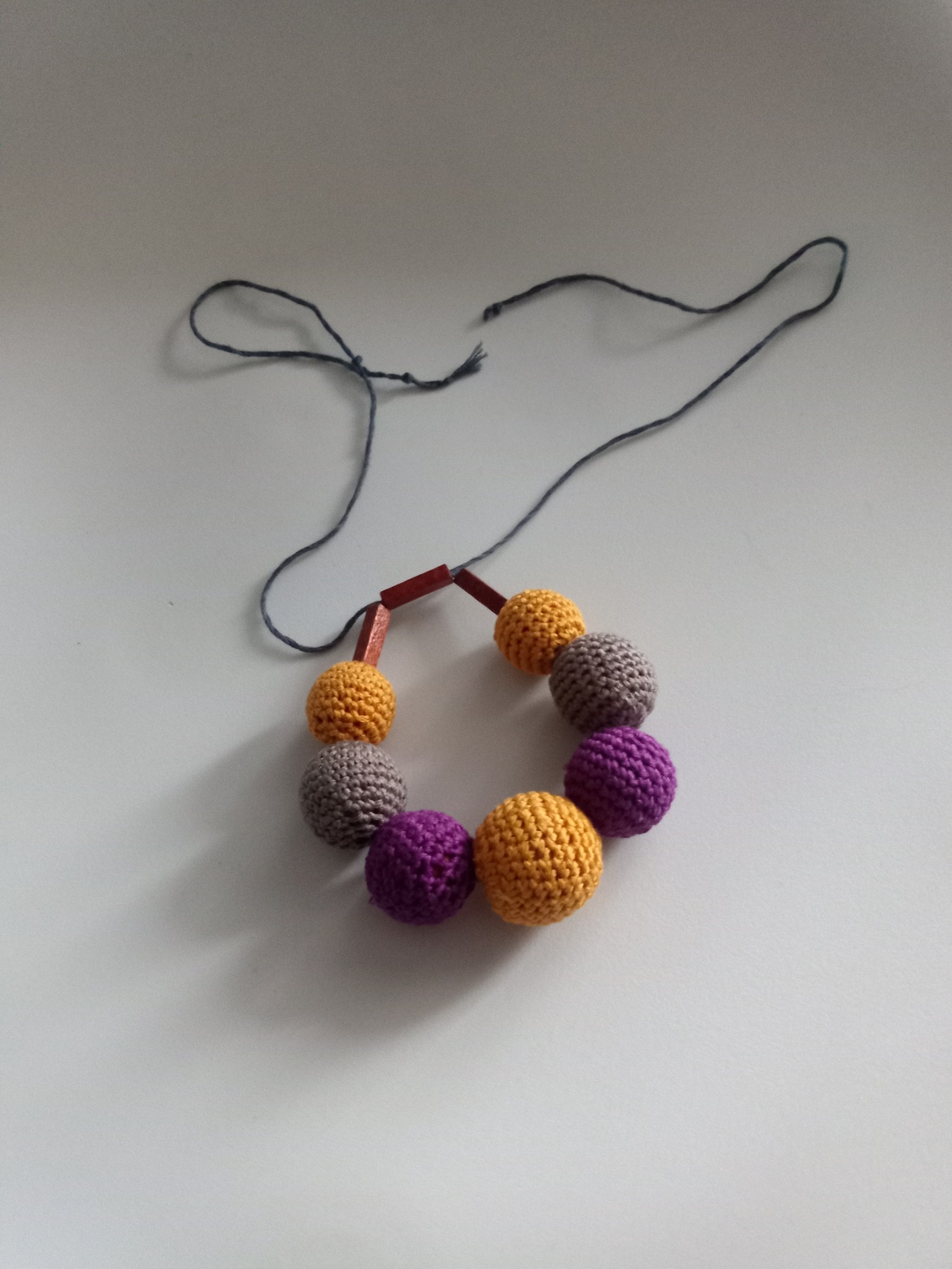 Colier gri mustar - bijuterii - coliere - coliere din mărgele - Artynos.ro