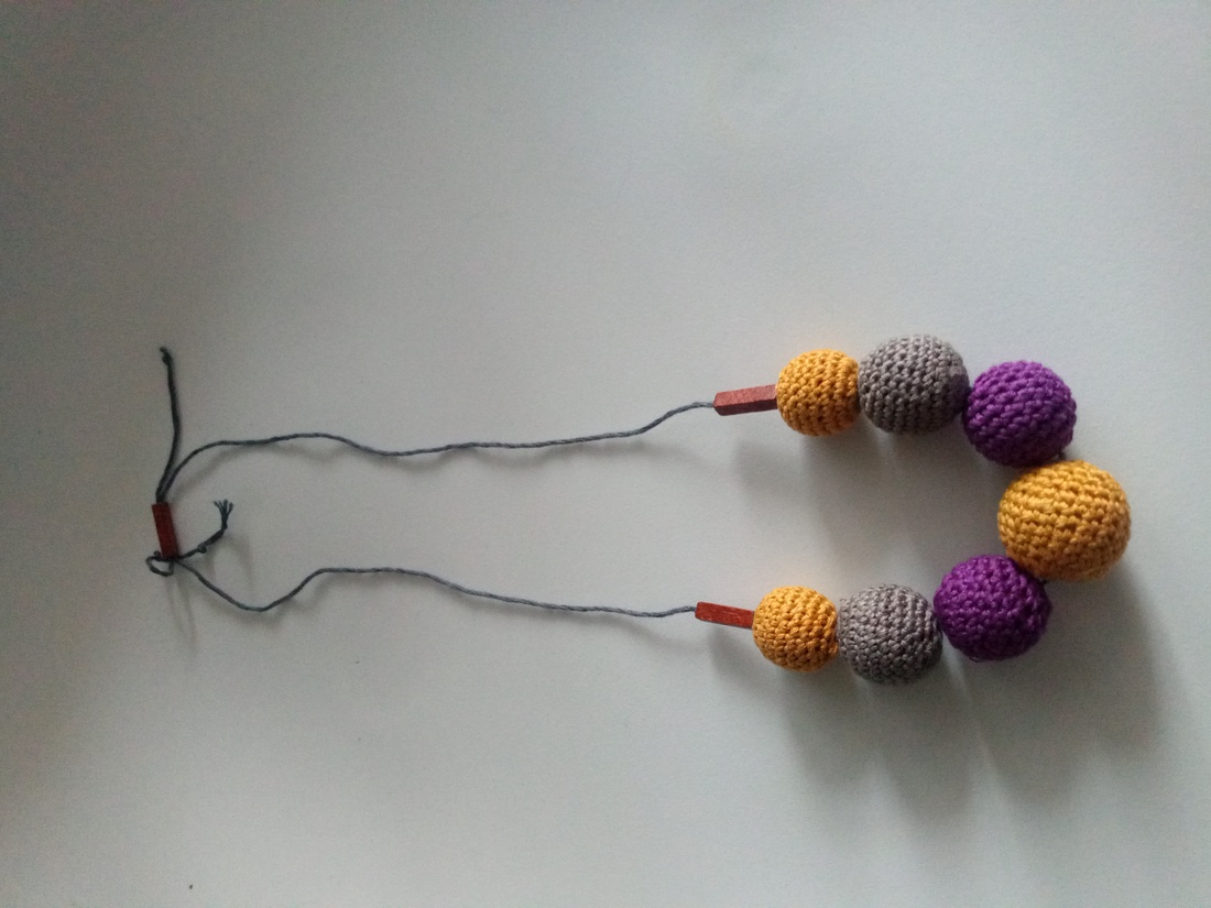 Colier gri mustar - bijuterii - coliere - coliere din mărgele - Artynos.ro