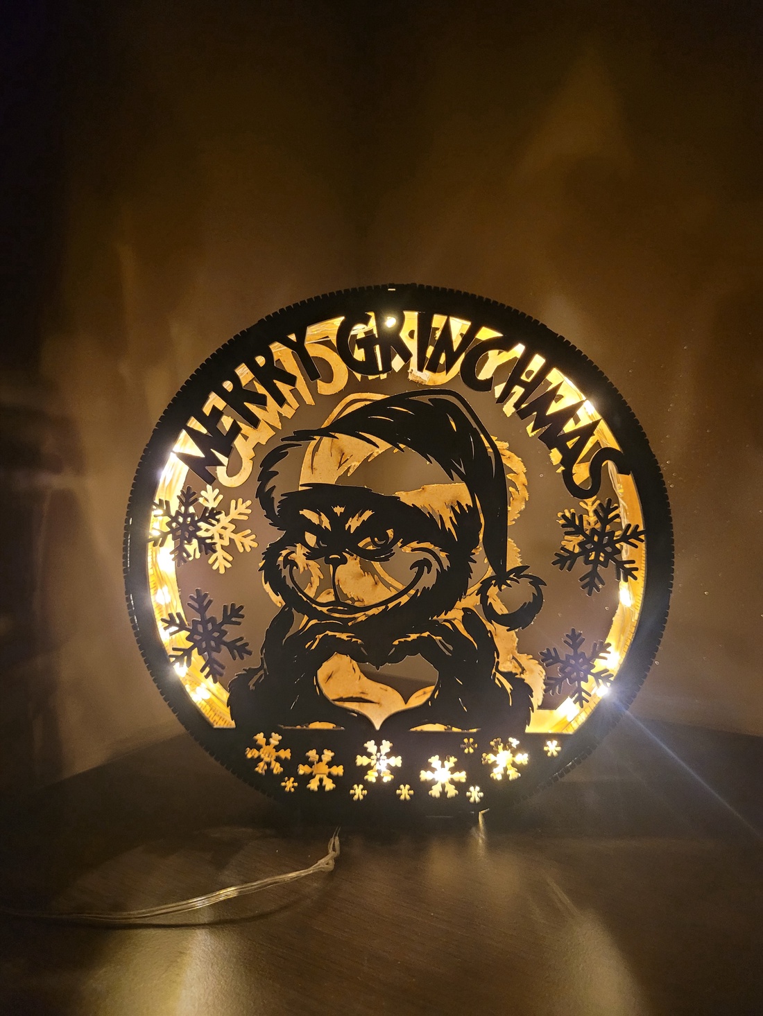 Lampă LED Grinch decor de Crăciun handmade - - Artynos.ro Lampă LED Grinch decor de Crăciun handmade - - Artynos.ro