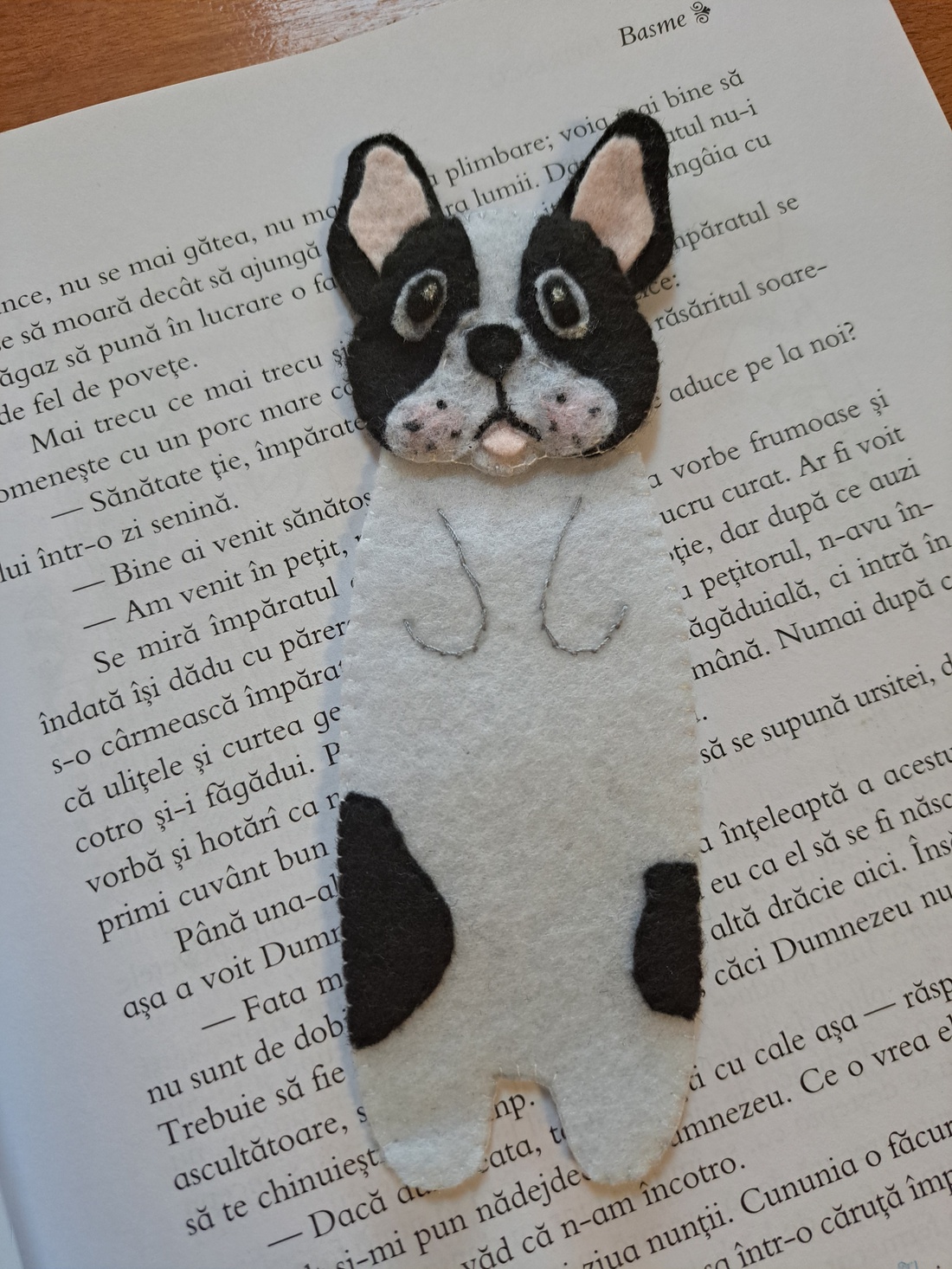 Semn de carte cățel Bulldog Francez - cărți și creații cu tematică muzicală, cadouri - semn de carte - Artynos.ro Semn de carte cățel Bulldog Francez - cărți și creații cu tematică muzicală, cadouri - semn de carte - Artynos.ro