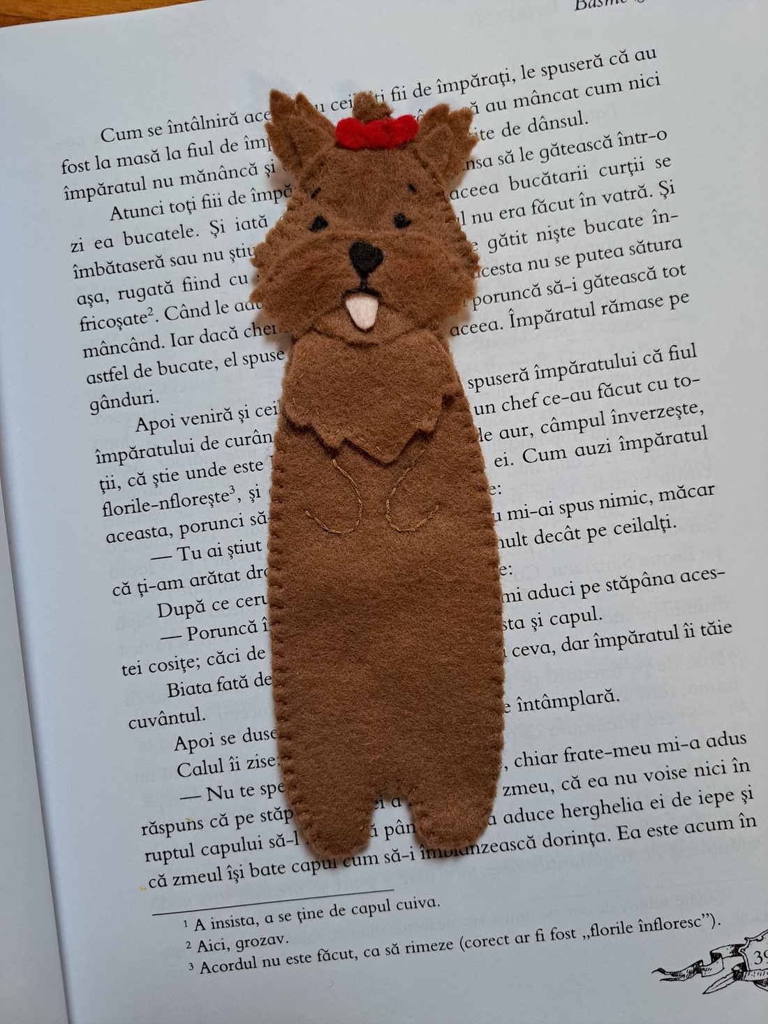 Semn de carte cățel Yorkie - cărți și creații cu tematică muzicală, cadouri - semn de carte - Artynos.ro Semn de carte cățel Yorkie - cărți și creații cu tematică muzicală, cadouri - semn de carte - Artynos.ro