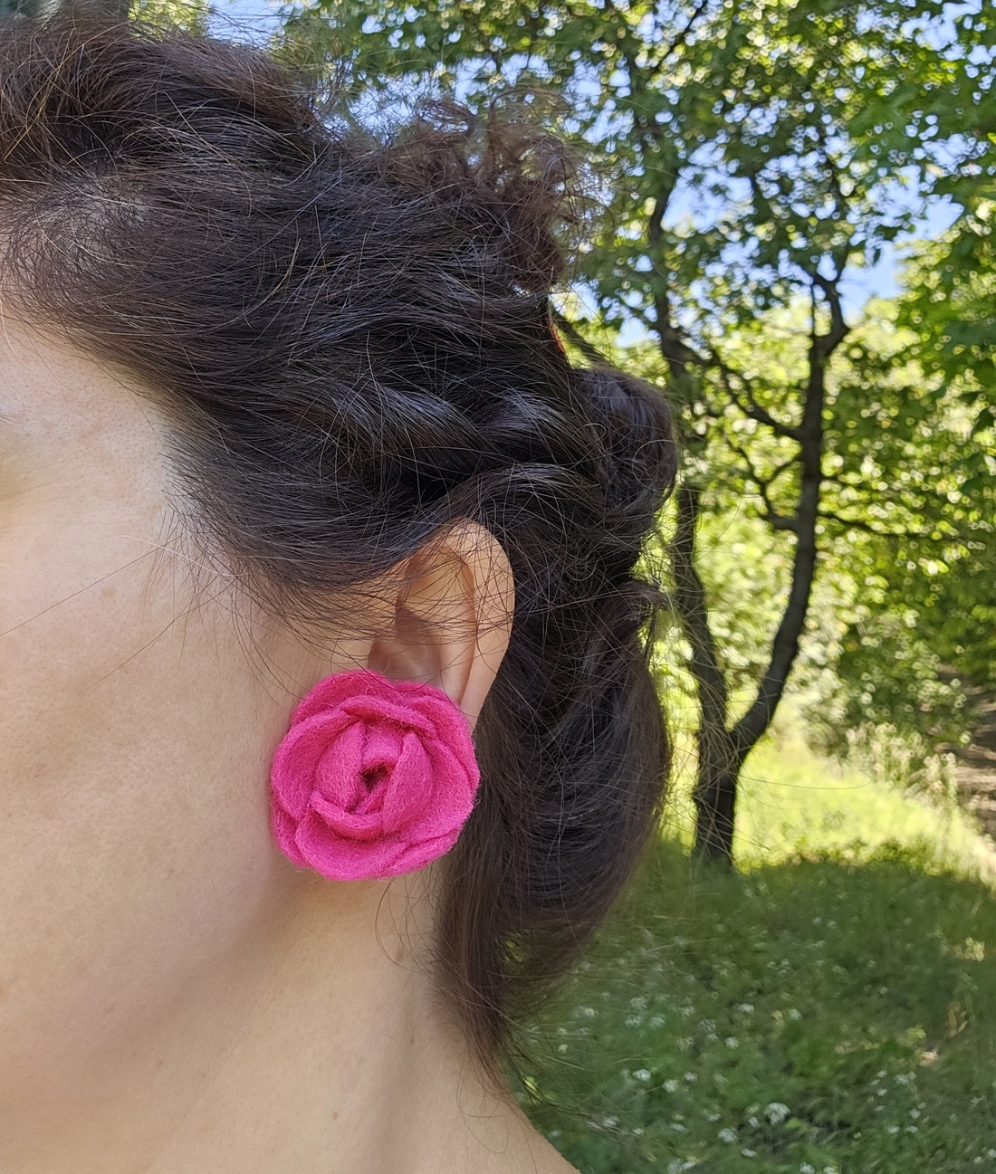 Cercei trandafiri fuchsia - bijuterii - cercei - cercei rotunzi - Artynos.ro Cercei trandafiri fuchsia - bijuterii - cercei - cercei rotunzi - Artynos.ro