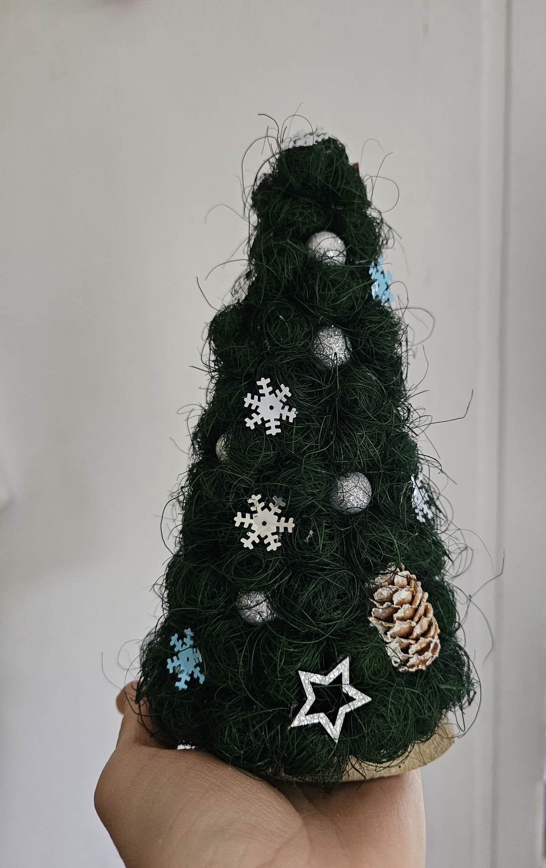 Decorațiune Crăciun brăduț împodobit - crăciun - decorațiuni de crăciun de casă - pom de crăciun  - Artynos.ro