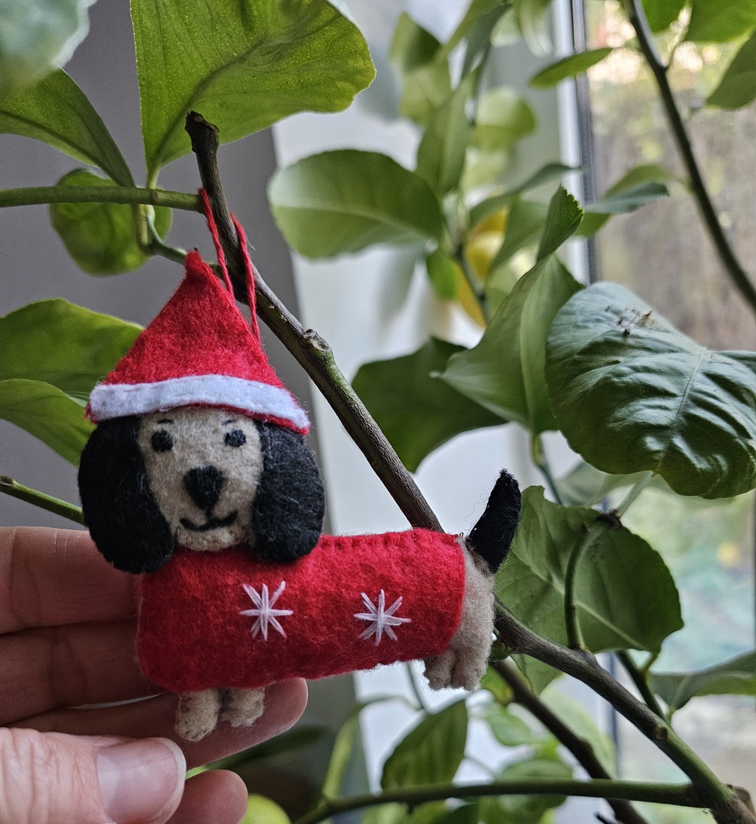 Decorațiune figurină Teckel - crăciun - decorațiuni de crăciun de casă - figurine pentru pomul de crăciun - Artynos.ro