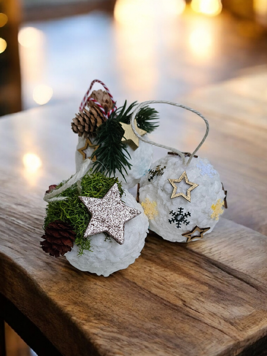 Set 3 globuri ninse decorate - crăciun - decorațiuni de crăciun de casă - globuri de crăciun - Artynos.ro