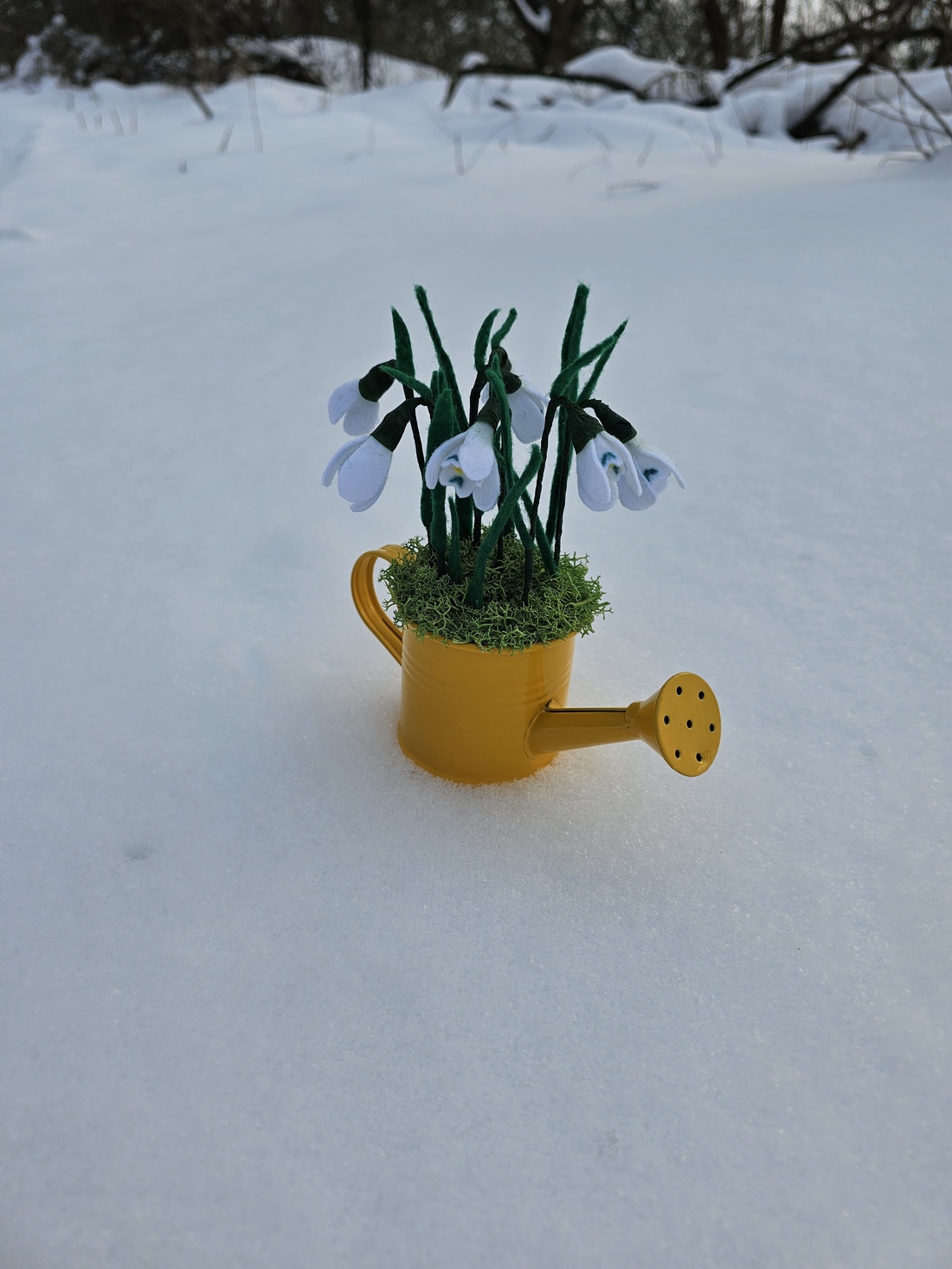 Decorațiune primăvară mărțișor cu ghiocei - casă & stil de viață - decorațiuni de casă - accesorii florale - cutii cu flori - Artynos.ro