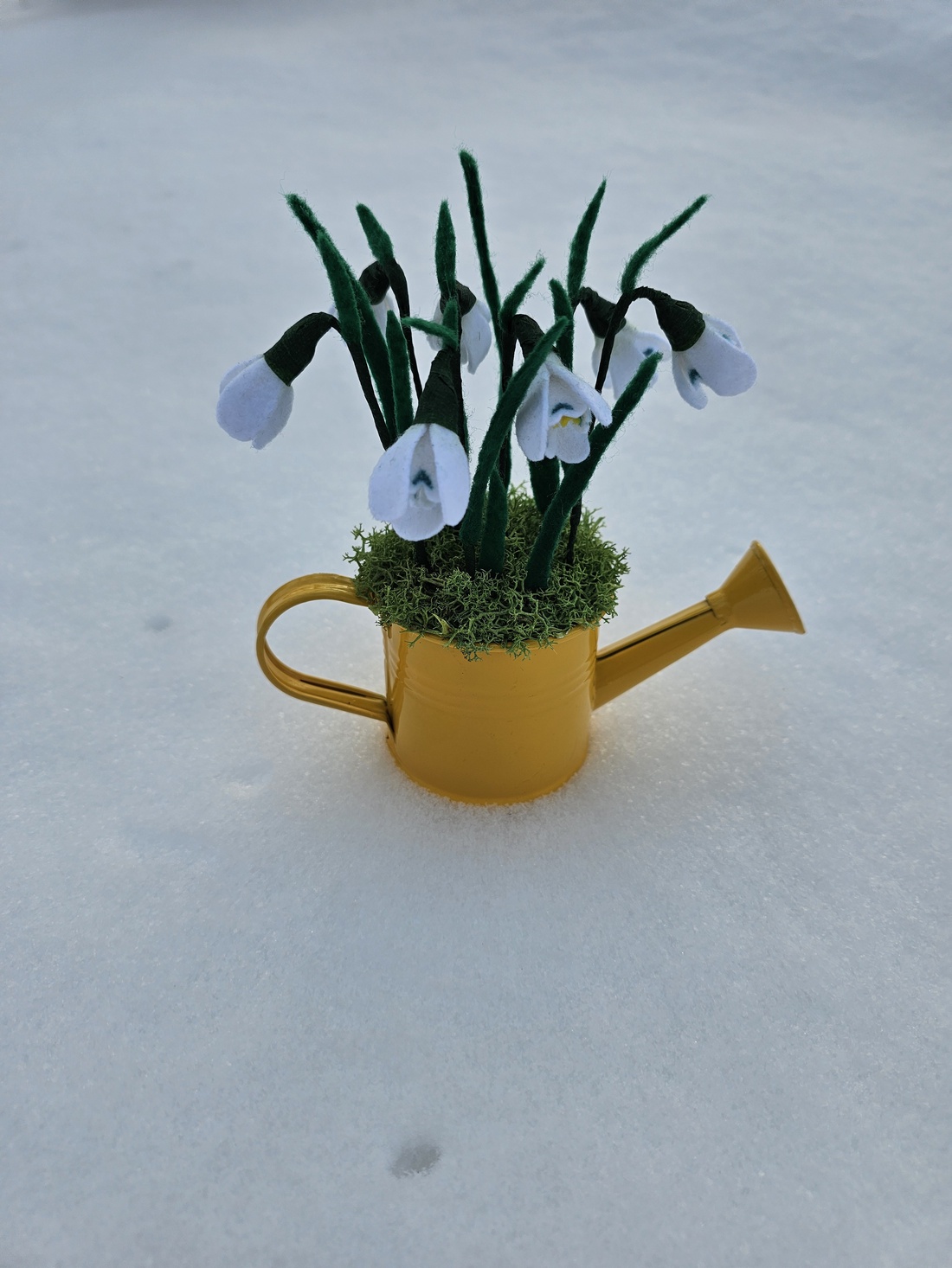 Decorațiune primăvară mărțișor cu ghiocei - casă & stil de viață - decorațiuni de casă - accesorii florale - cutii cu flori - Artynos.ro