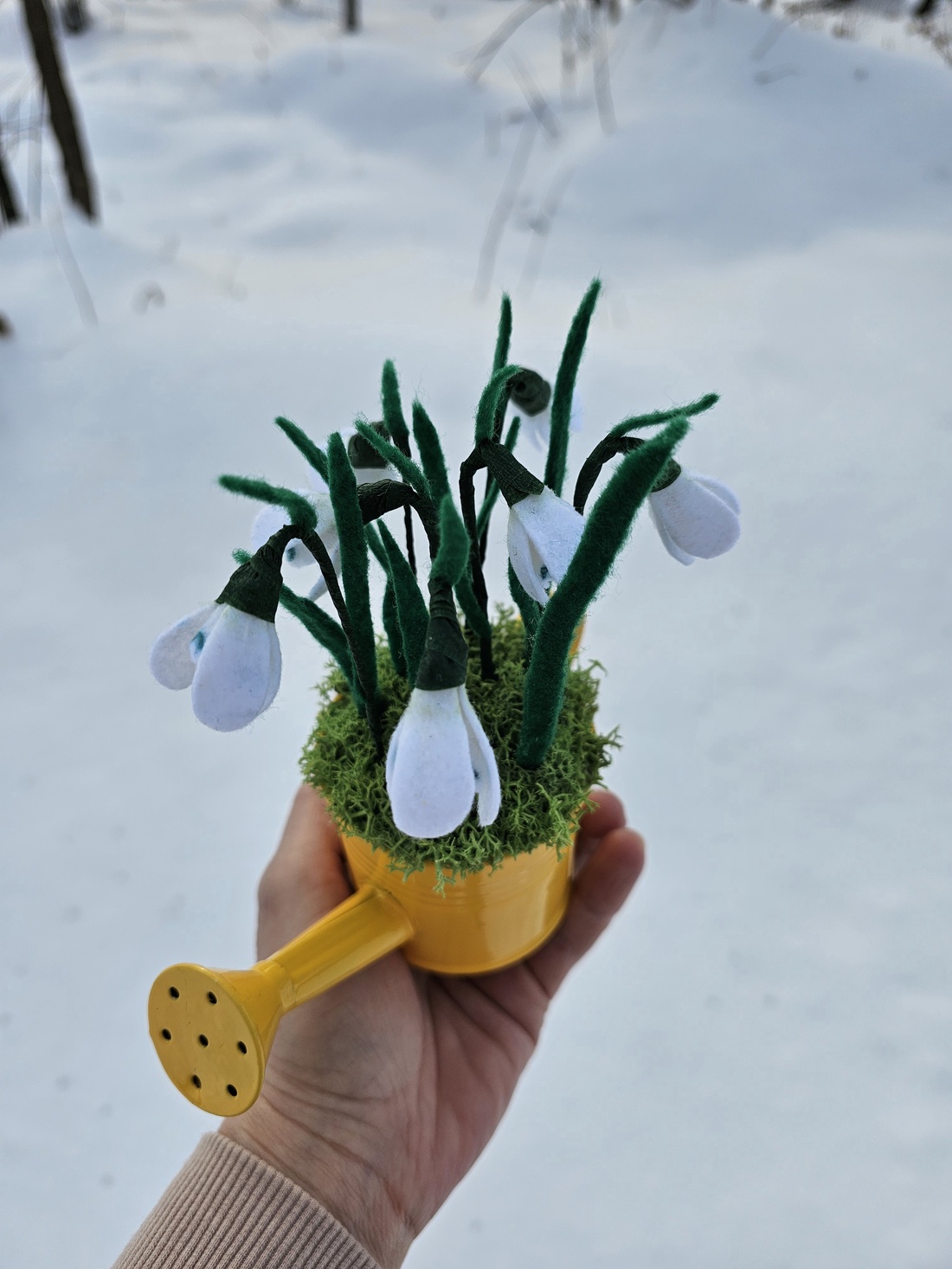 Decorațiune primăvară mărțișor cu ghiocei - casă & stil de viață - decorațiuni de casă - accesorii florale - cutii cu flori - Artynos.ro