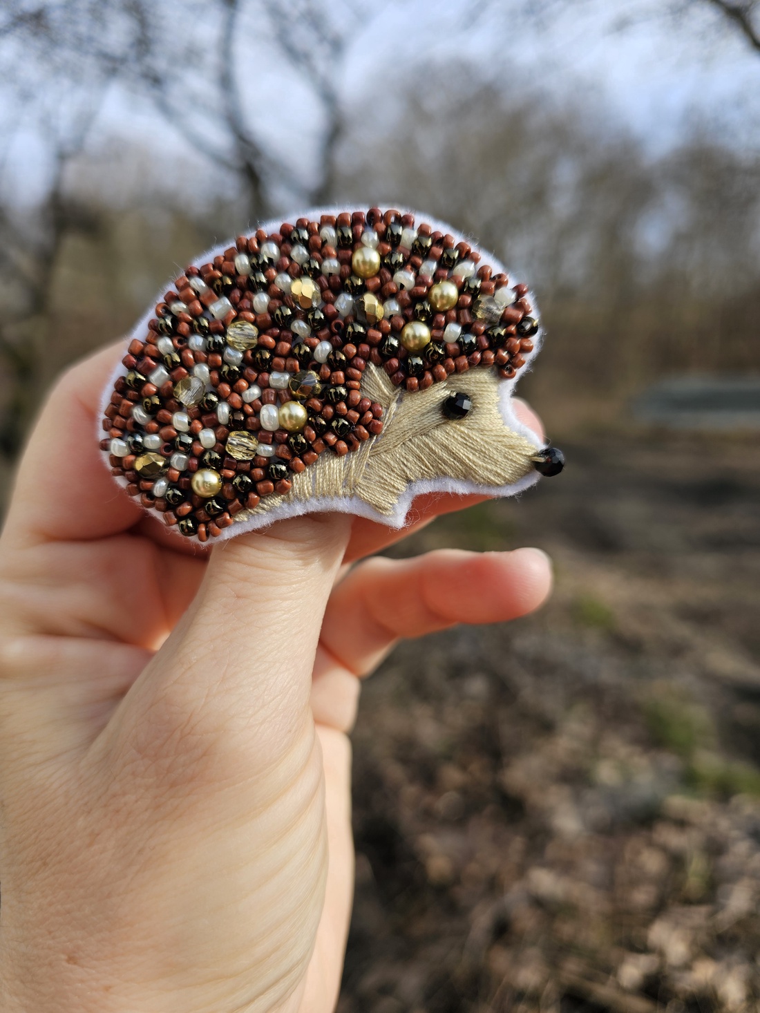 Broșă arici - bijuterii - mărțișor - Artynos.ro