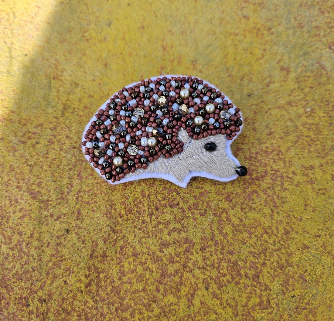 Broșă arici - bijuterii - mărțișor - Artynos.ro