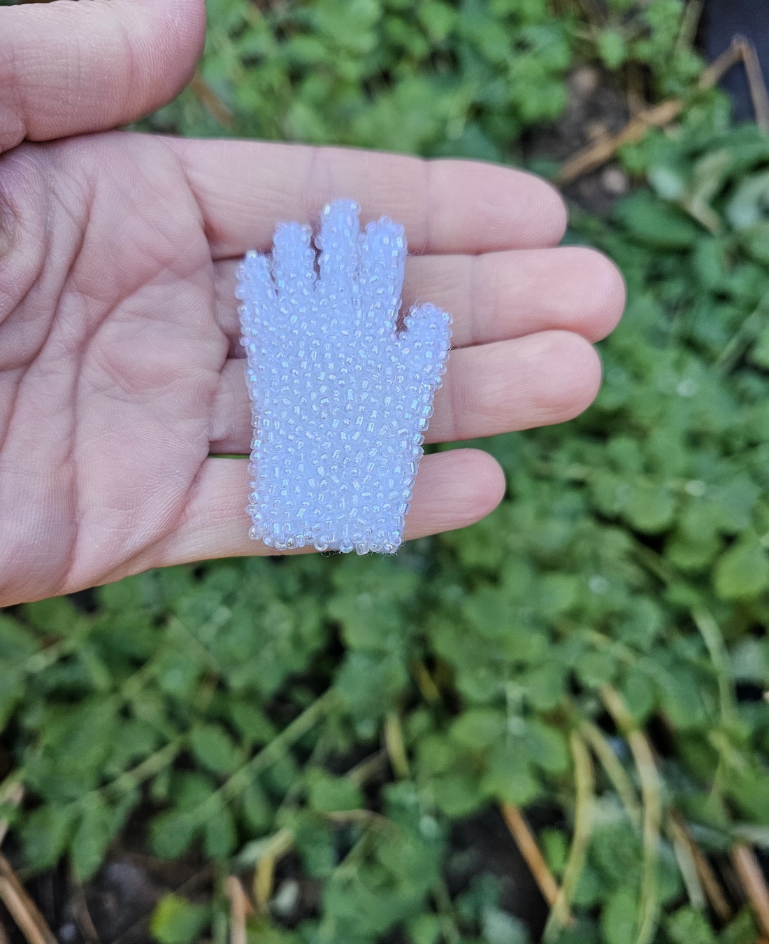 Broșă Michael Jackson glove - bijuterii - broșe - Artynos.ro