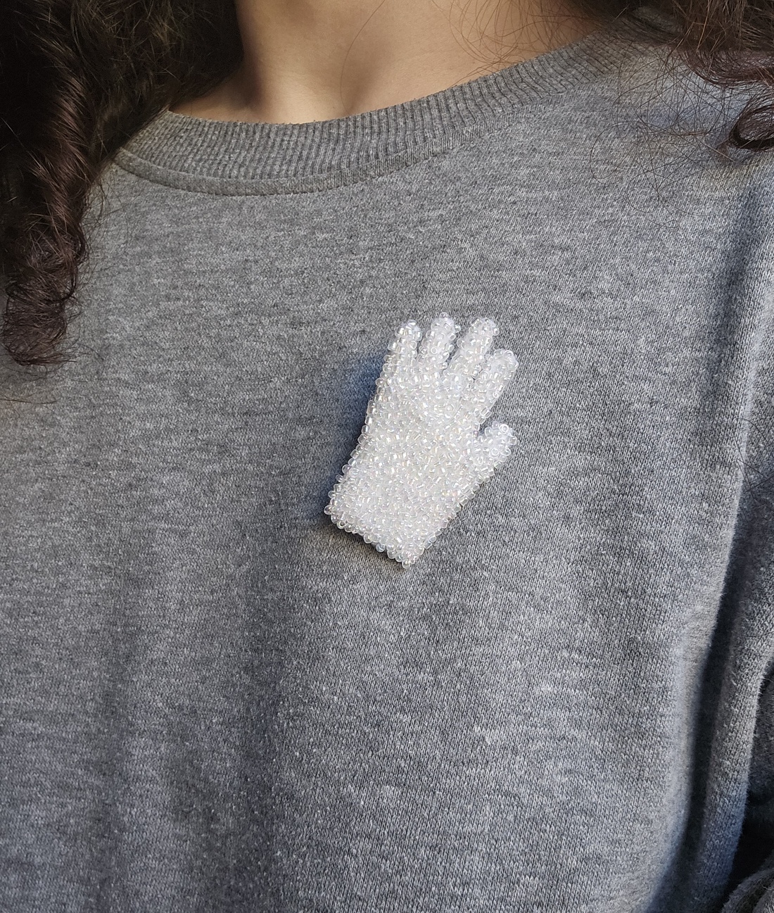 Broșă Michael Jackson glove - bijuterii - broșe - Artynos.ro