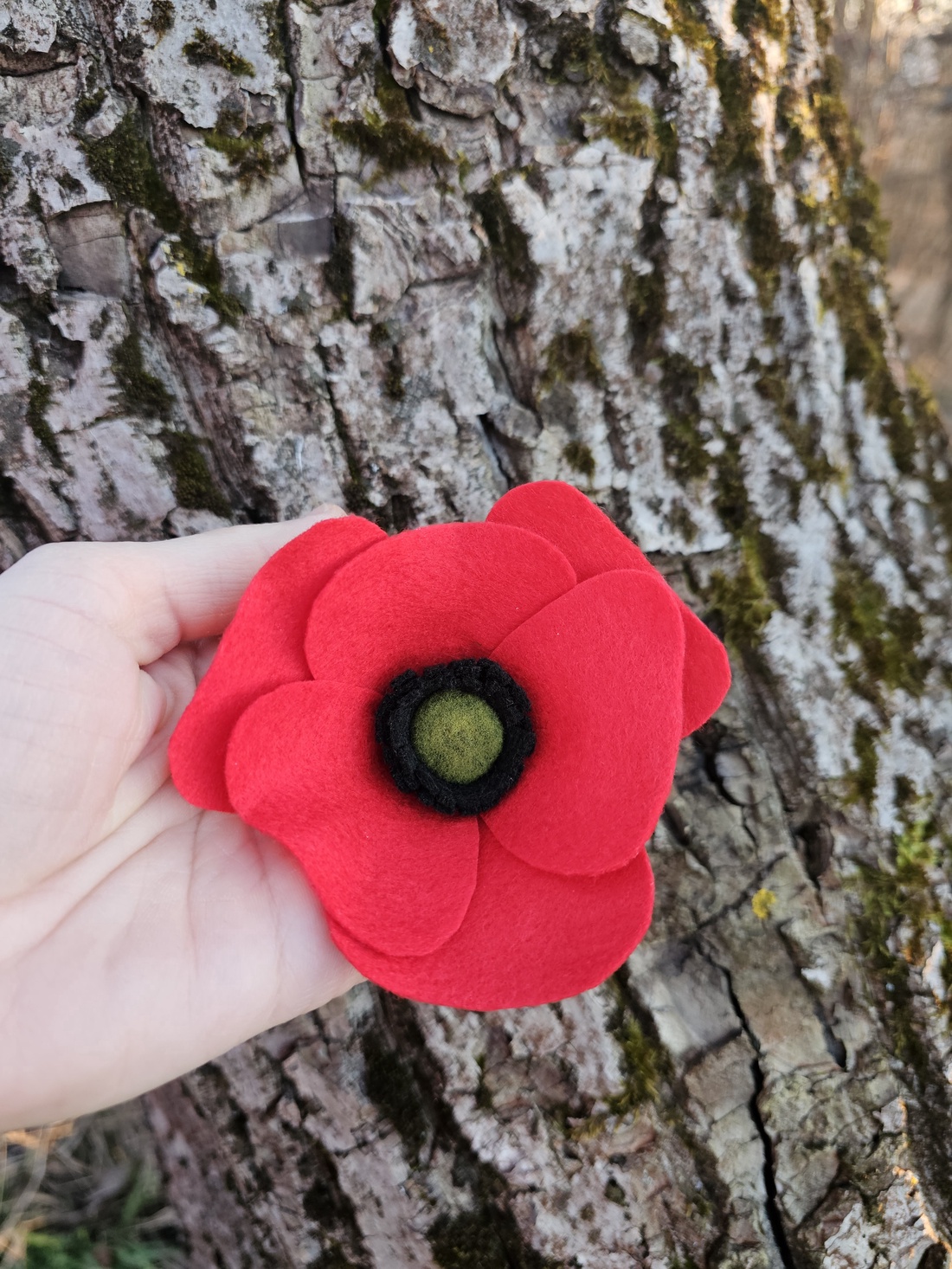 Broșă mac înflorit - bijuterii - broșe - Artynos.ro