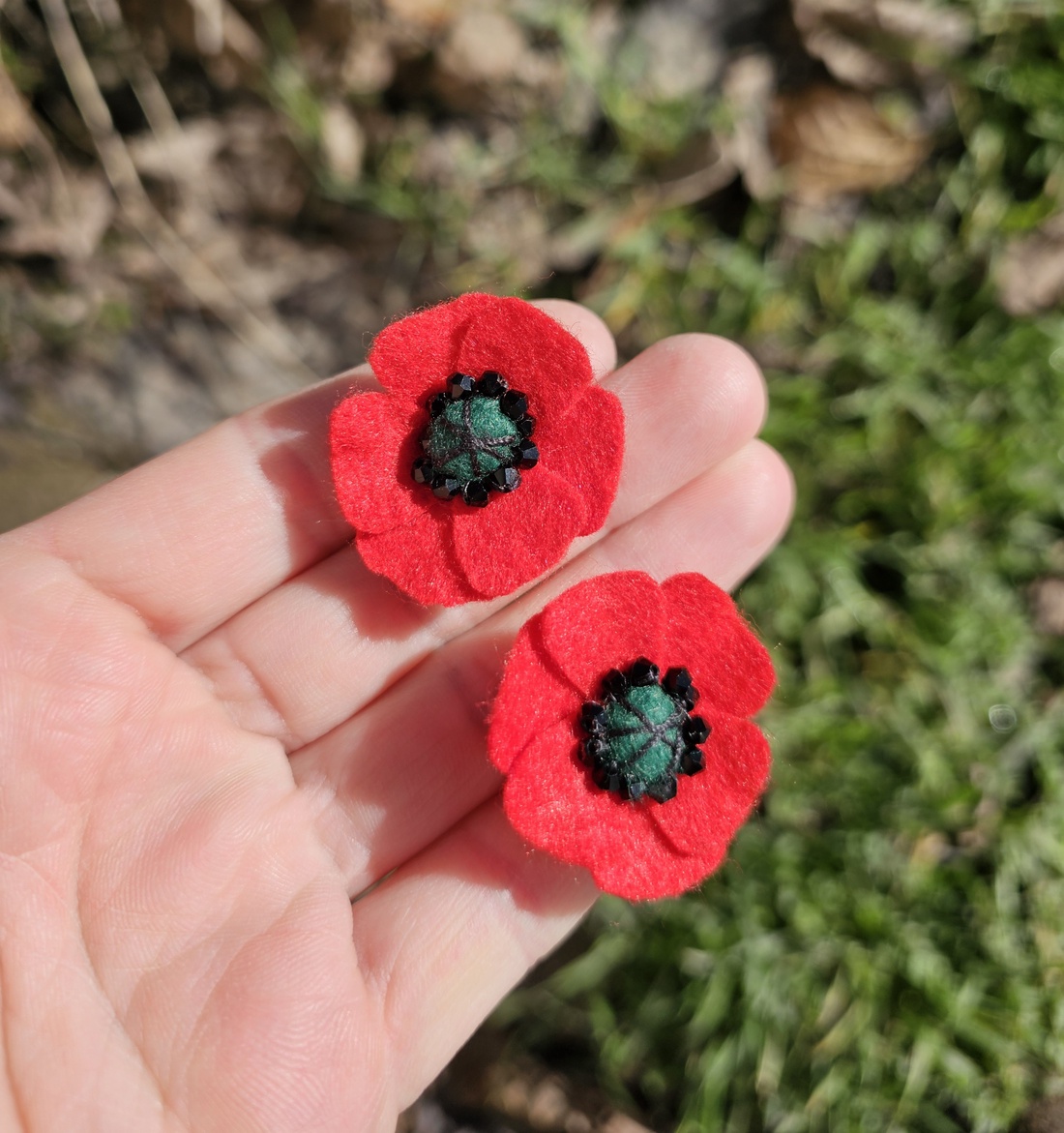 Cercei maci cu mărgeluțe - bijuterii - cercei - cercei din mărgele - Artynos.ro