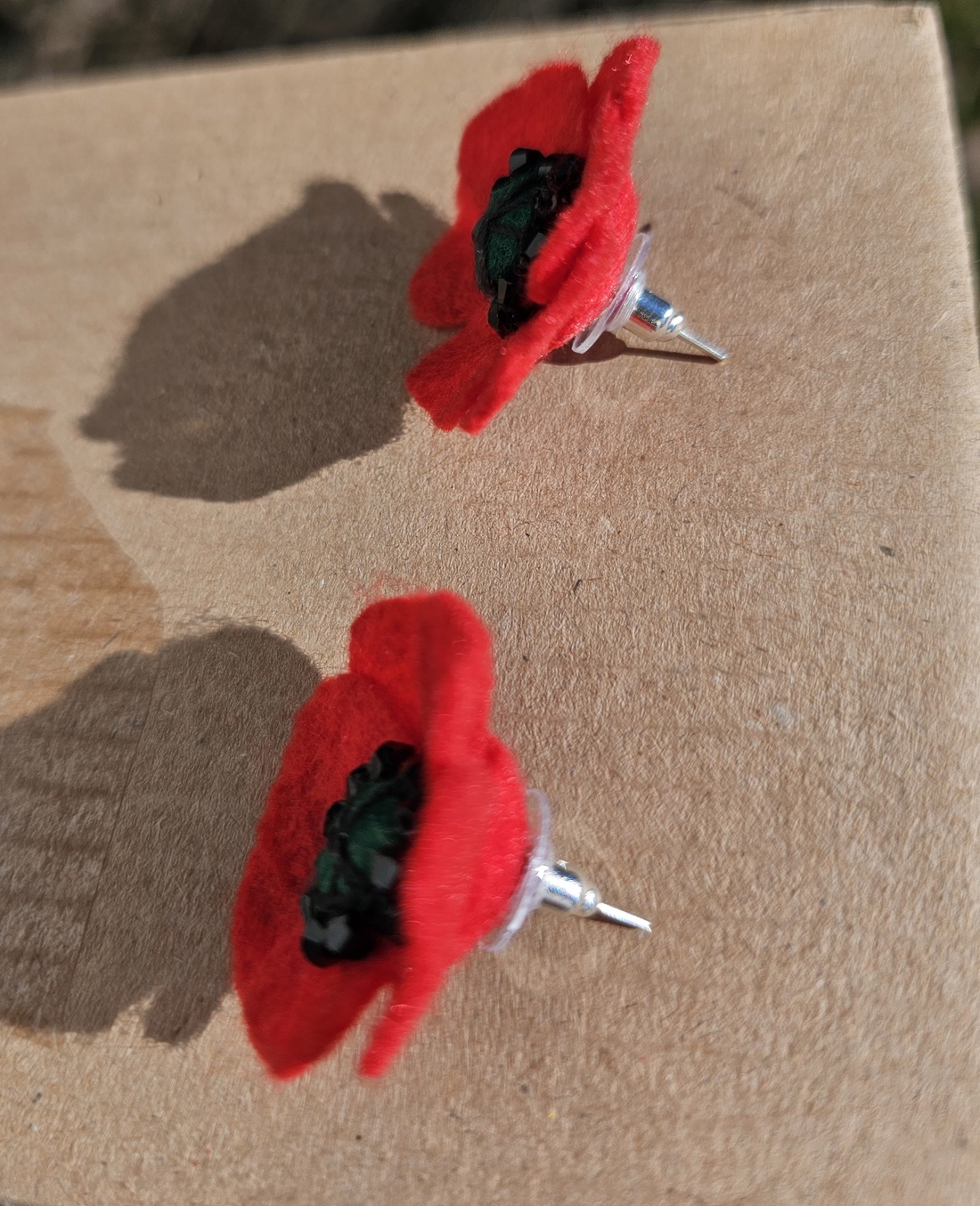 Cercei maci cu mărgeluțe - bijuterii - cercei - cercei din mărgele - Artynos.ro