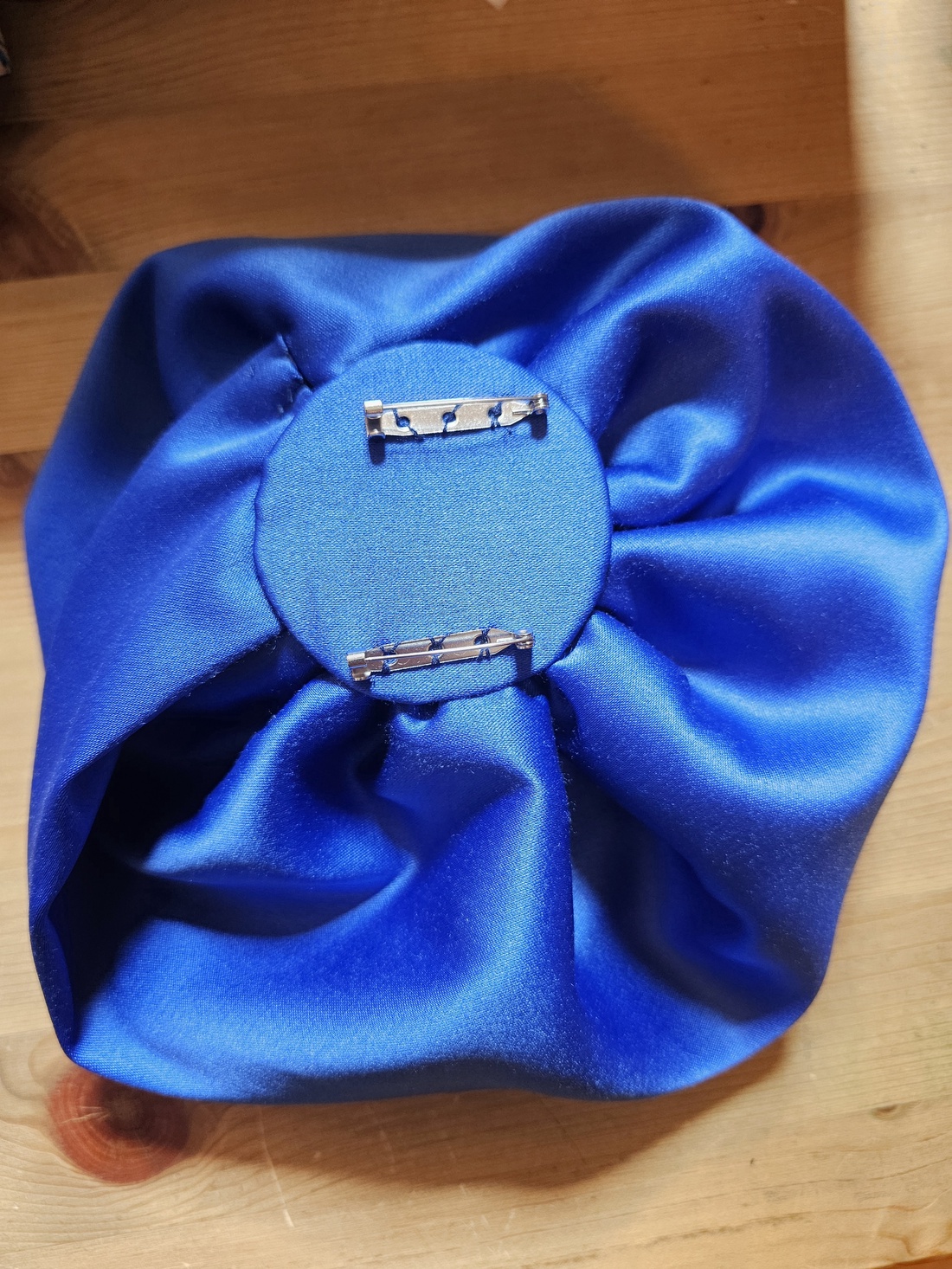 Floare mare oversize pentru accesorizare - bijuterii - broșe - Artynos.ro