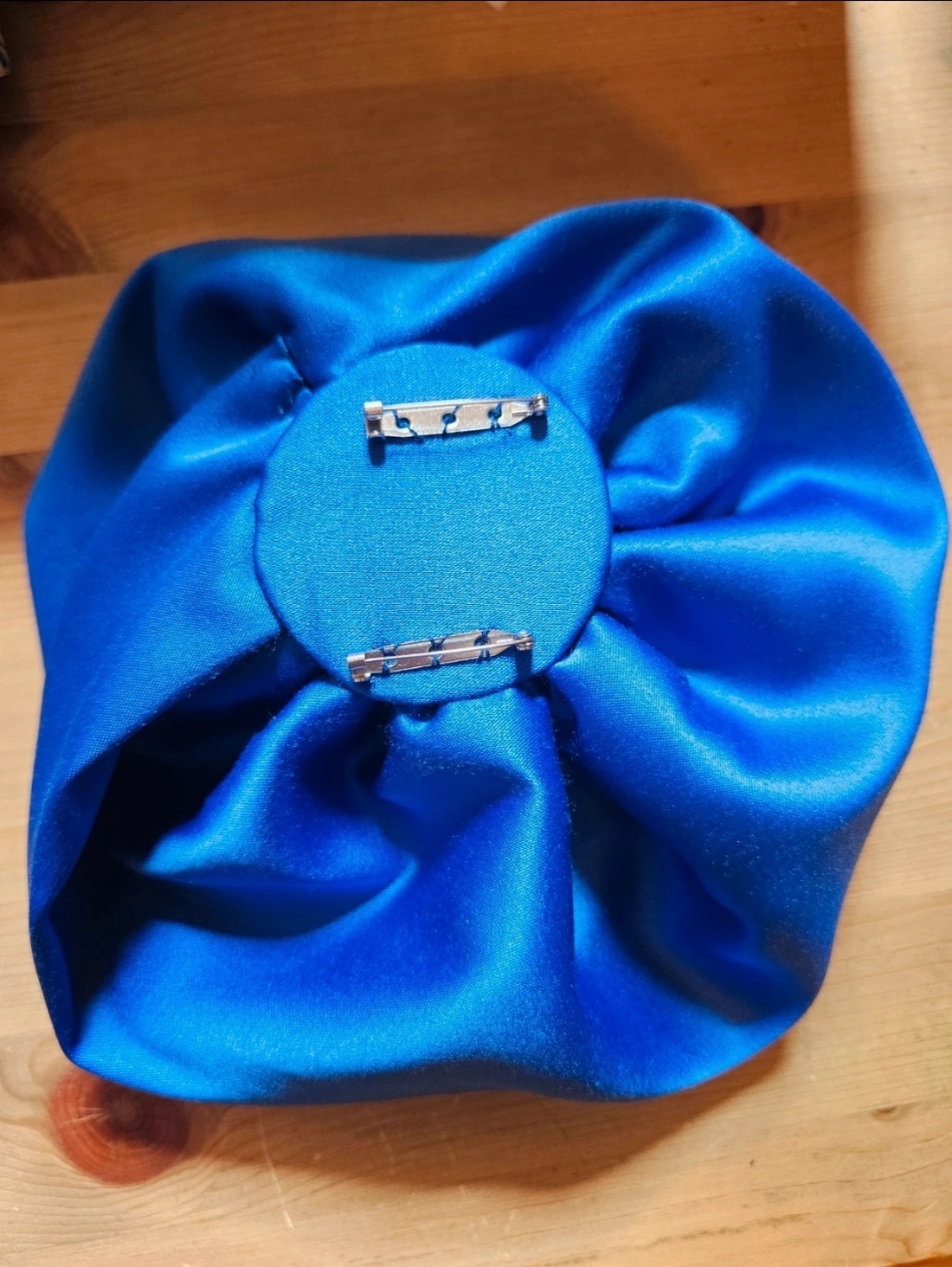 Floare mare oversize pentru accesorizare - bijuterii - broșe - Artynos.ro