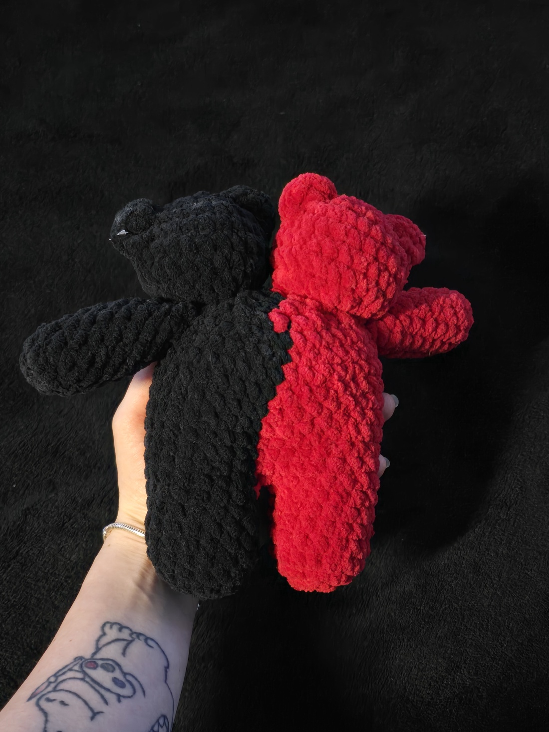 Jucarie crosetata ursulet in 2 culori cu 2 capete - jucării și echipamente pentru copii - plușuri - figurine de pluș - Artynos.ro Jucarie crosetata ursulet in 2 culori cu 2 capete - jucării și echipamente pentru copii - plușuri - figurine de pluș - Artynos.ro