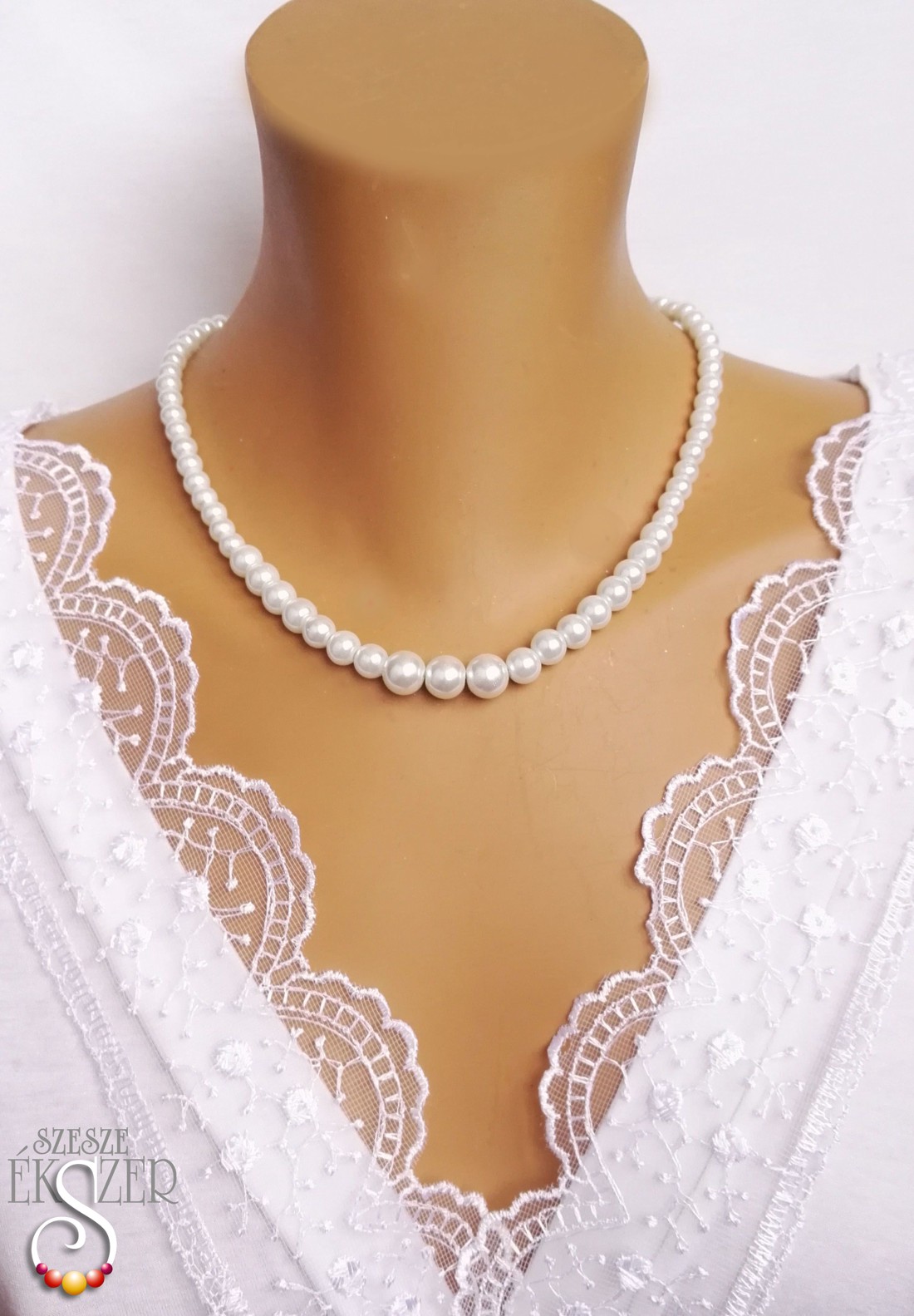 Eleganță clasică - accesorii nuntă - bijuterii mireasă - set bijuterii de mireasă - Artynos.ro Eleganță clasică - accesorii nuntă - bijuterii mireasă - set bijuterii de mireasă - Artynos.ro
