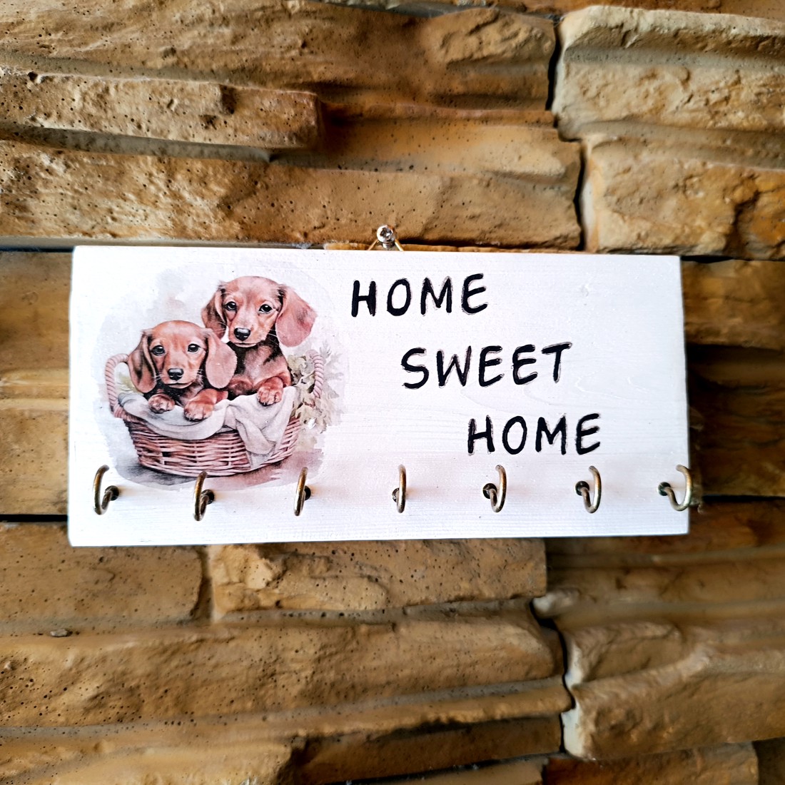 Breloc de perete din lemn cu casă dulce acasă și căței dachshund - - Artynos.ro Breloc de perete din lemn cu casă dulce acasă și căței dachshund - - Artynos.ro