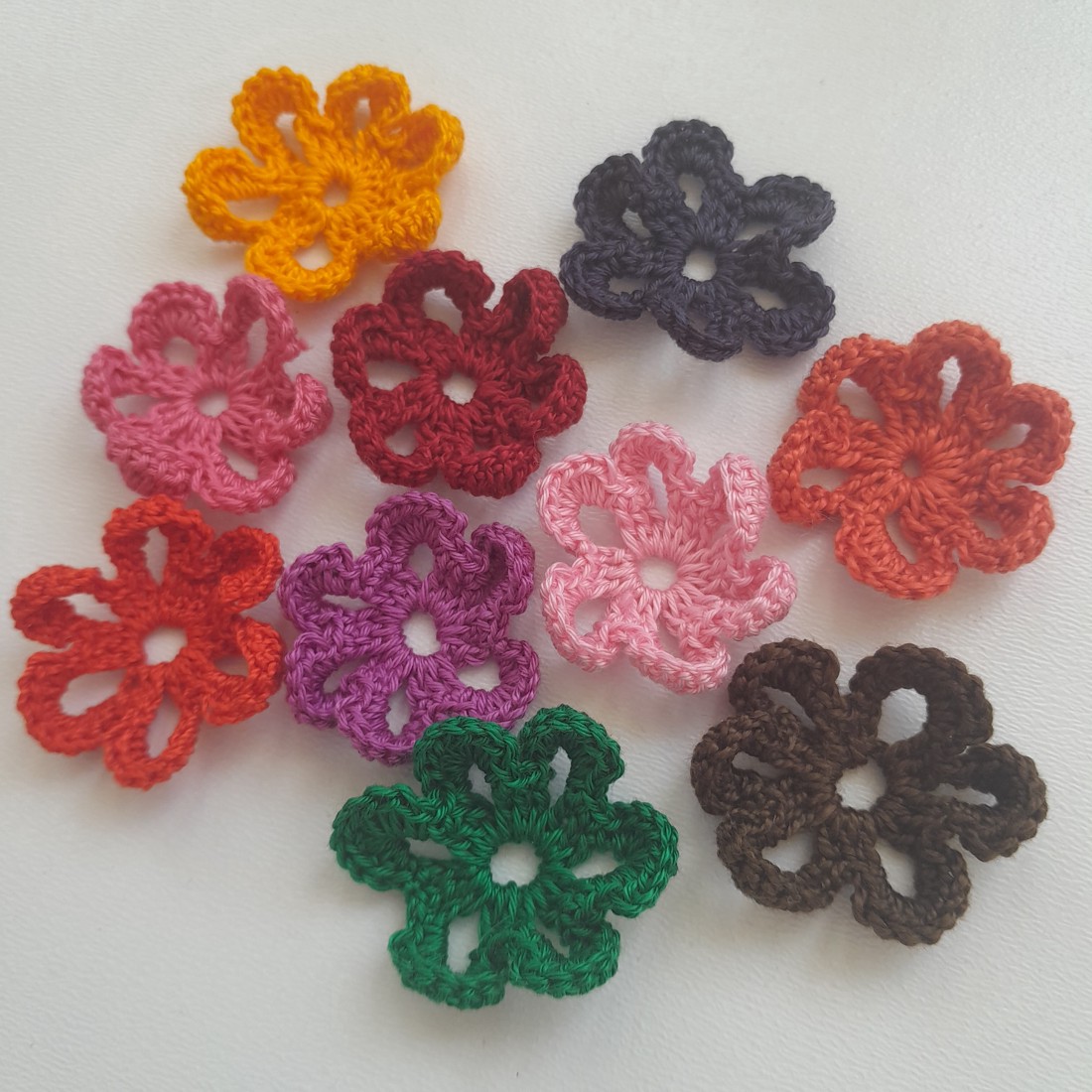 Pachet flori croșetate - 10 bucăți / pachet - - Artynos.ro Pachet flori croșetate - 10 bucăți / pachet - - Artynos.ro