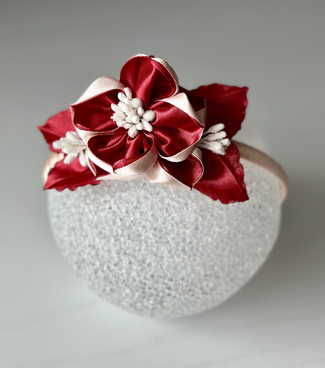 Bentita handmade cu floare din satin - îmbrăcăminte și modă - accesorii păr - accesorii de păr - Artynos.ro