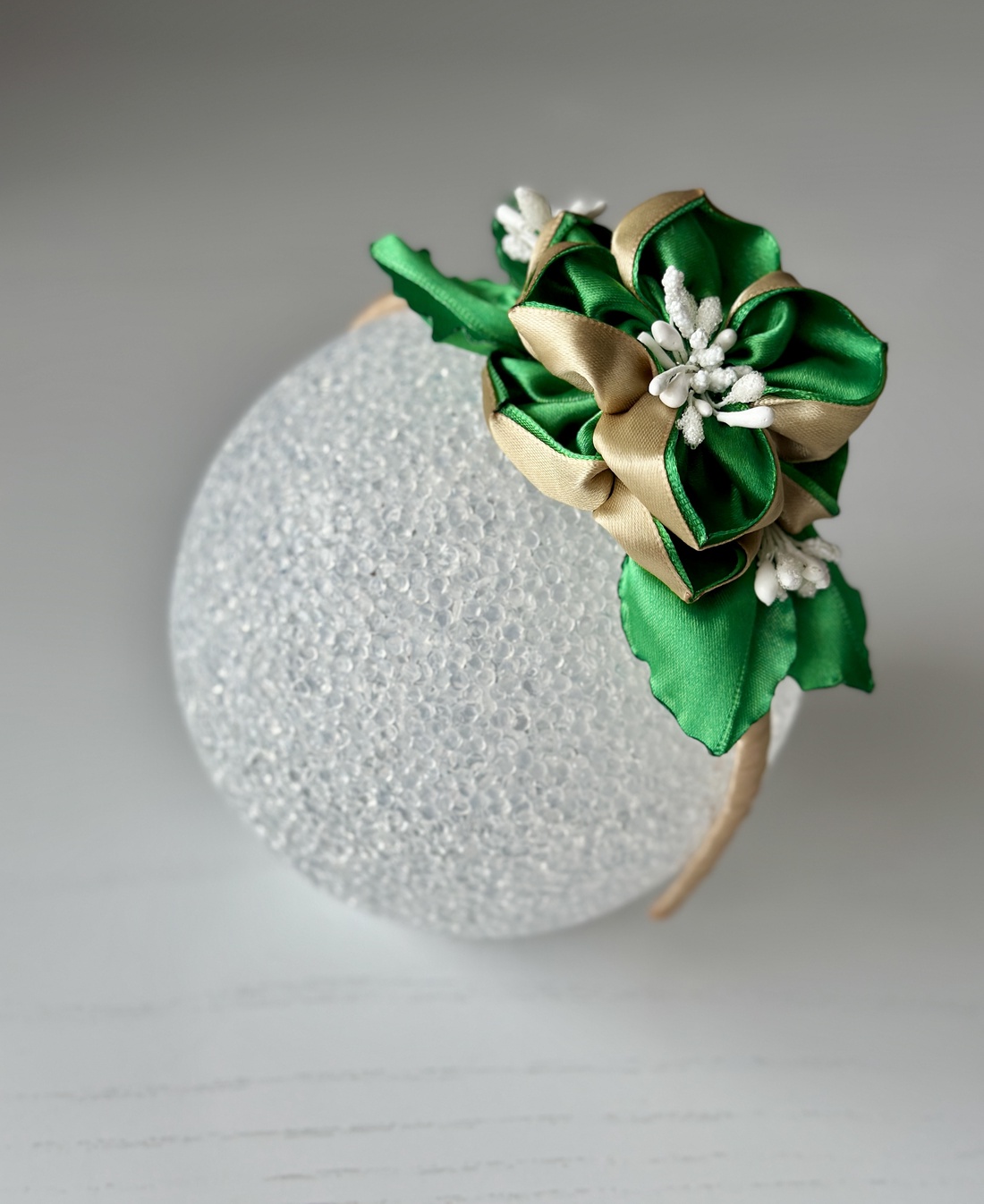 Bentita handmade cu floare din satin - îmbrăcăminte și modă - accesorii păr - accesorii de păr - Artynos.ro