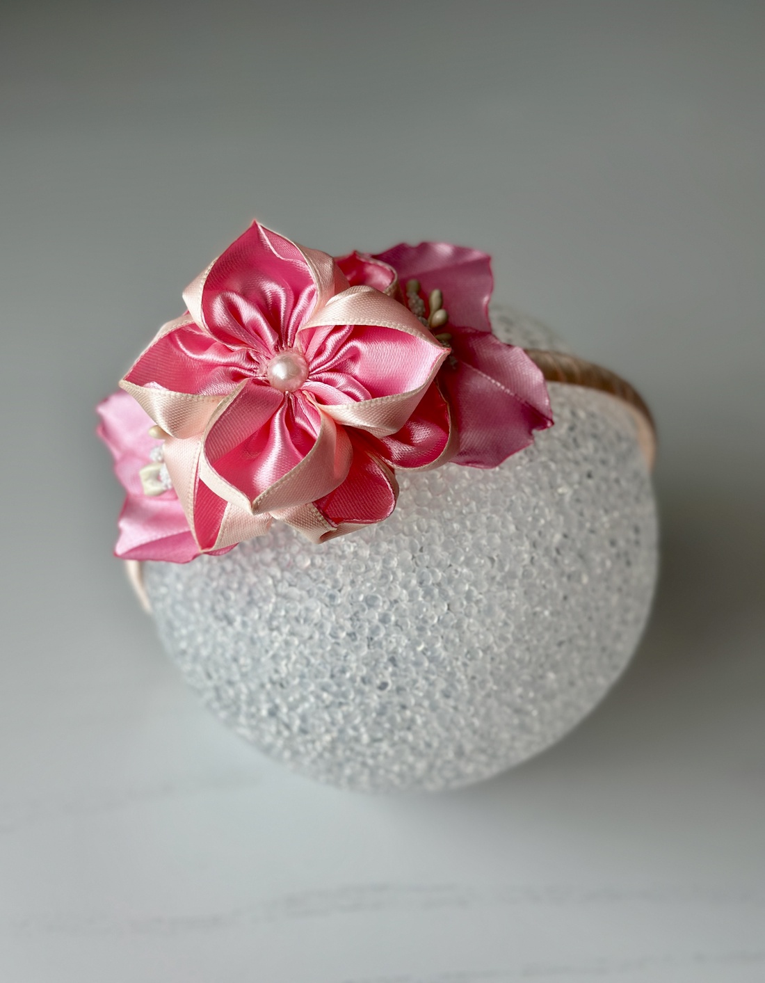 Bentita handmade cu floare din satin - îmbrăcăminte și modă - accesorii păr - accesorii de păr - Artynos.ro