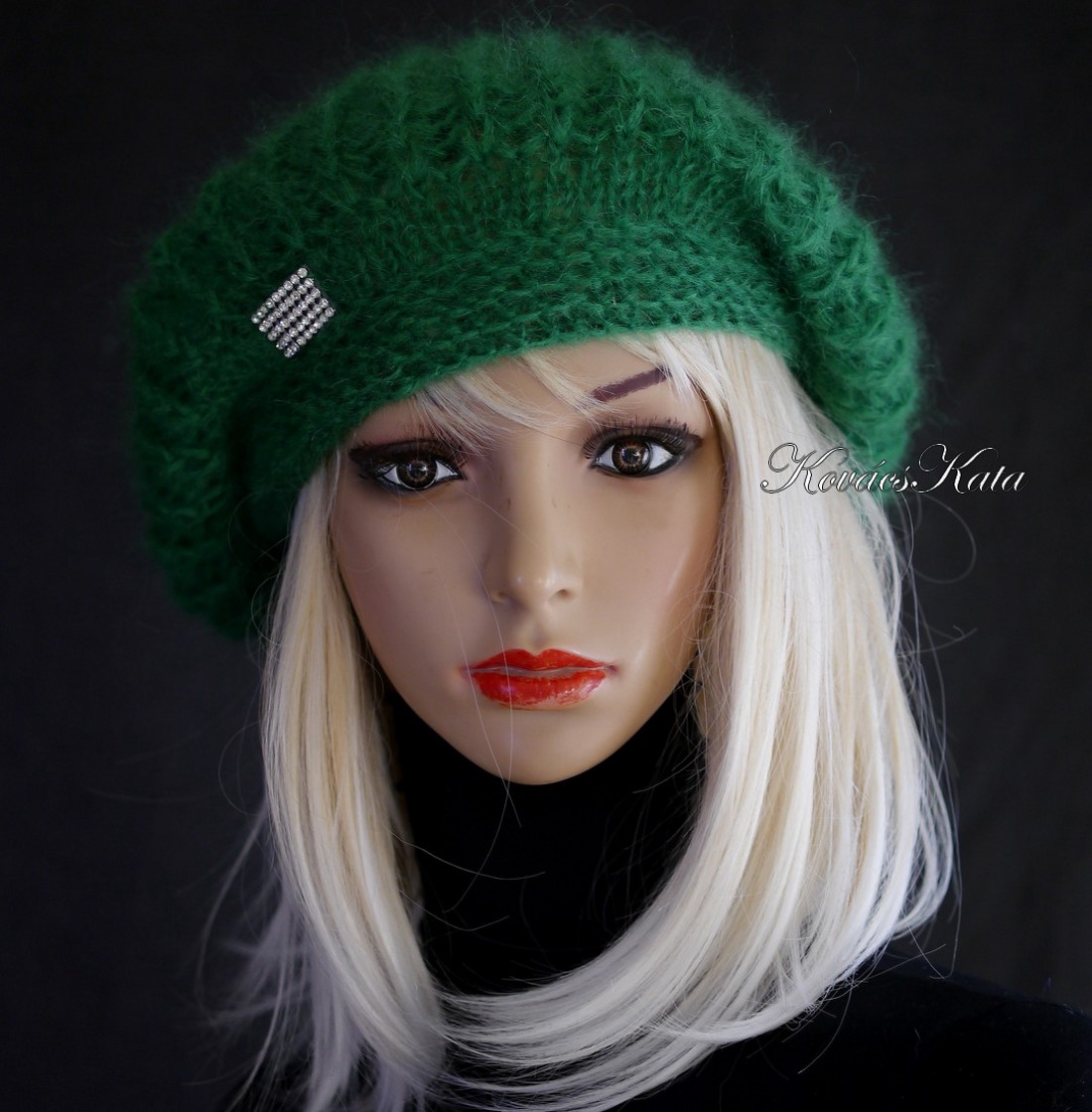 BORBÁLA / smarald - șapcă cu ciuperci, beretă, exclusiv tricotată manual, ușoară, din kidmohair - îmbrăcăminte și modă - eșarfe, pălării, fularuri - căciulă - Artynos.ro