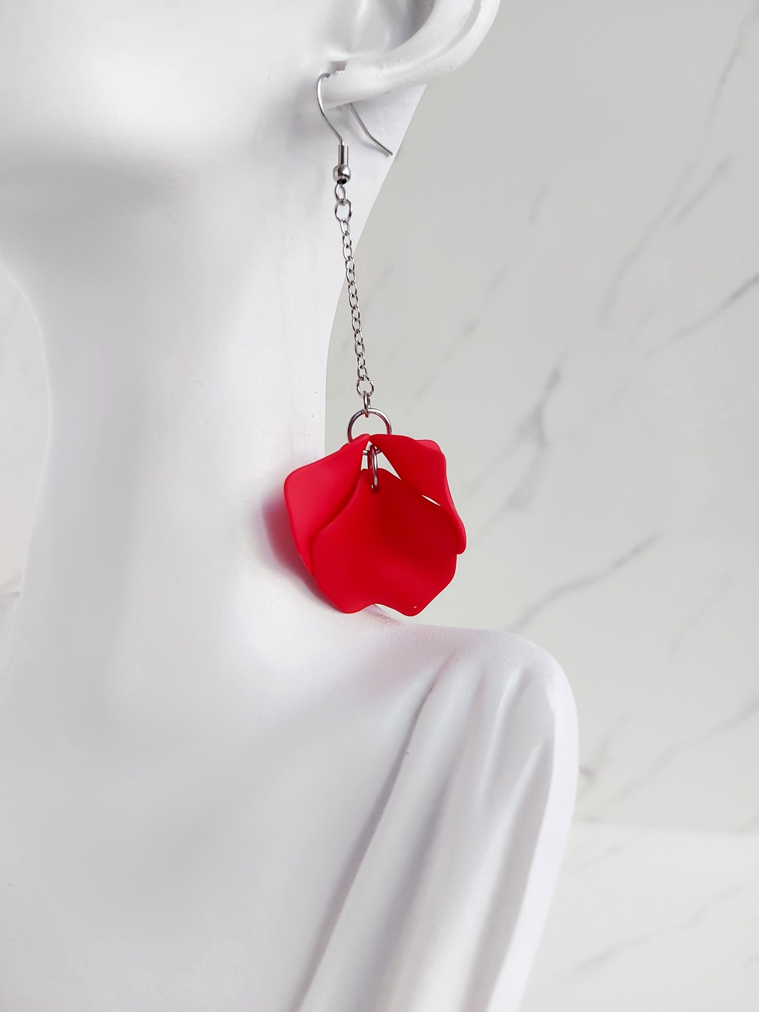 Cercei lungi petale - bijuterii - cercei - cercei lungi - Artynos.ro Cercei lungi petale - bijuterii - cercei - cercei lungi - Artynos.ro