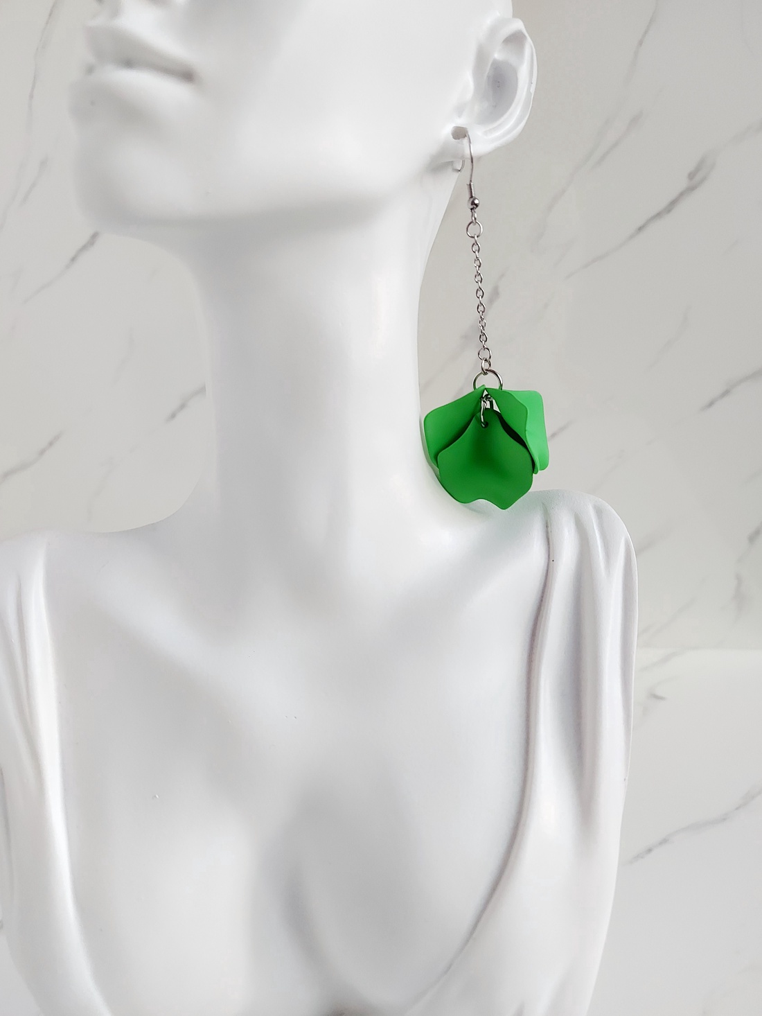 Cercei lungi petale - bijuterii - cercei - cercei - Artynos.ro Cercei lungi petale - bijuterii - cercei - cercei - Artynos.ro