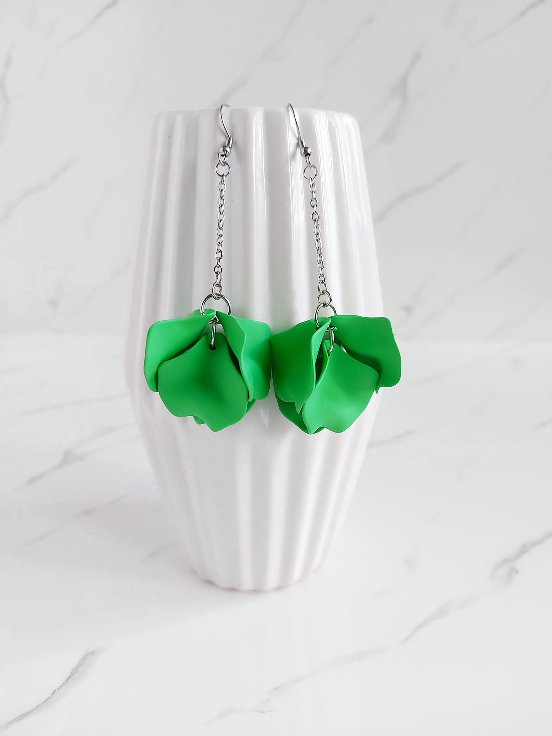 Cercei lungi petale - bijuterii - cercei - cercei - Artynos.ro Cercei lungi petale - bijuterii - cercei - cercei - Artynos.ro