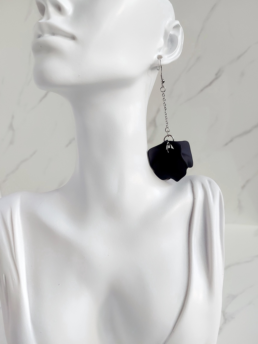 Cercei lungi petale - bijuterii - cercei - cercei lungi - Artynos.ro Cercei lungi petale - bijuterii - cercei - cercei lungi - Artynos.ro