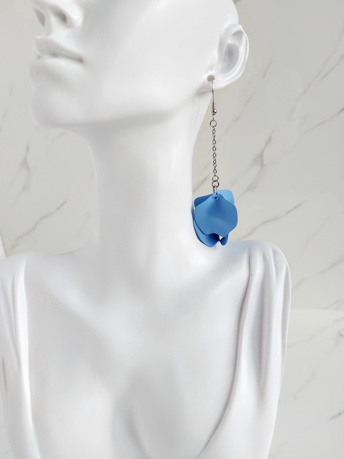 Cercei lungi petale - bijuterii - cercei - cercei lungi - Artynos.ro Cercei lungi petale - bijuterii - cercei - cercei lungi - Artynos.ro