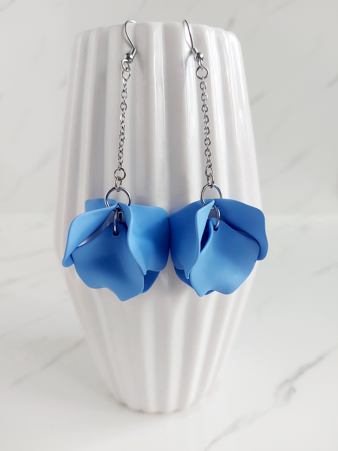 Cercei lungi petale - bijuterii - cercei - cercei lungi - Artynos.ro Cercei lungi petale - bijuterii - cercei - cercei lungi - Artynos.ro