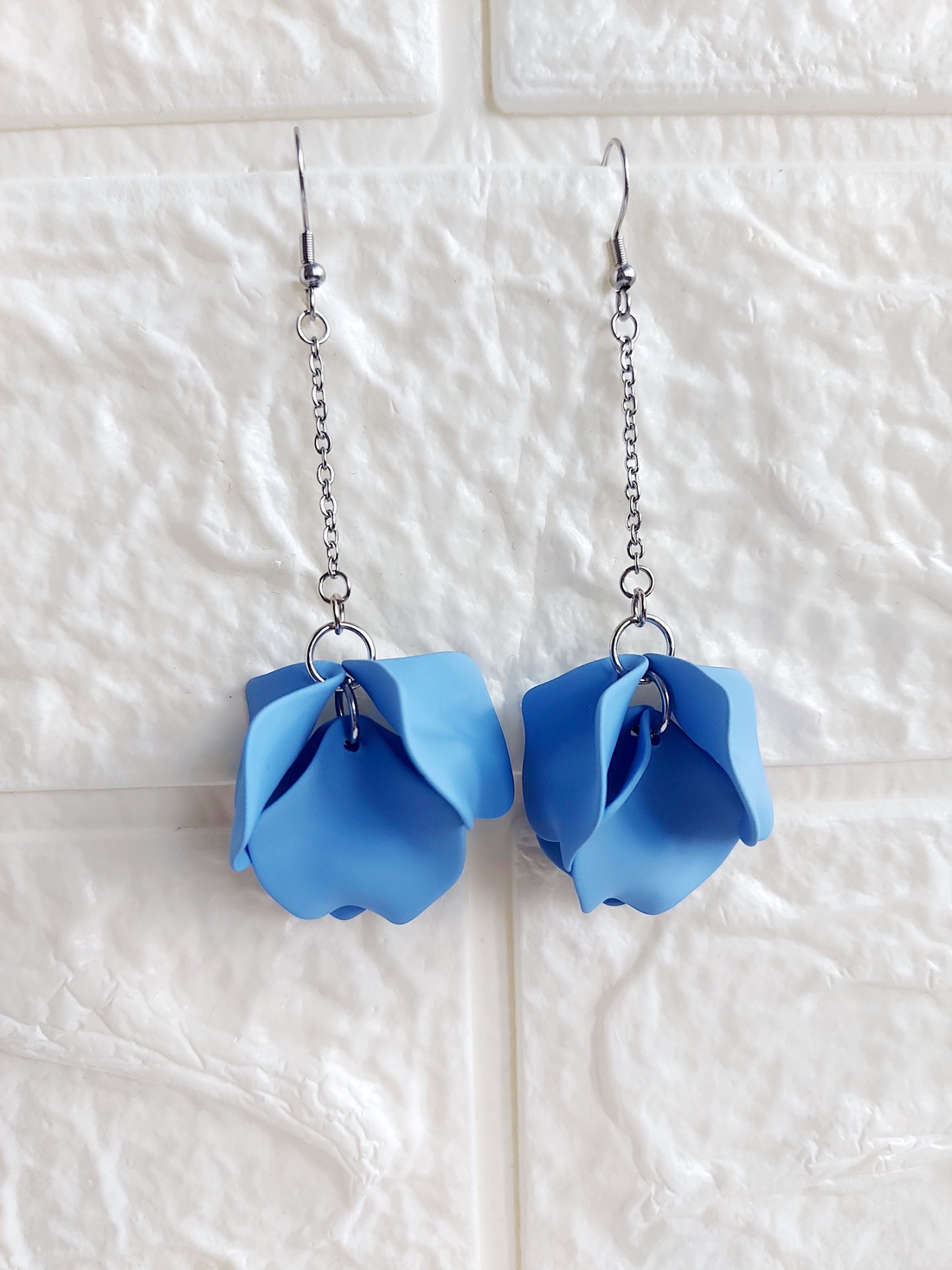 Cercei lungi petale - bijuterii - cercei - cercei lungi - Artynos.ro Cercei lungi petale - bijuterii - cercei - cercei lungi - Artynos.ro