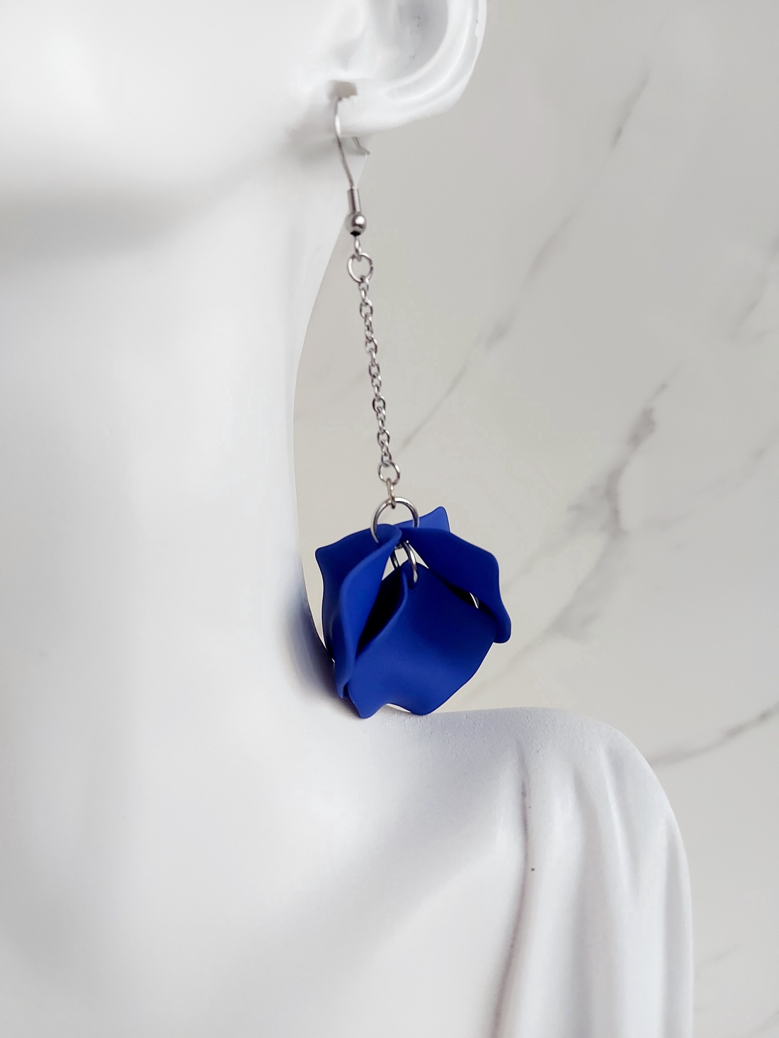 Cercei lungi petale - bijuterii - cercei - cercei lungi - Artynos.ro Cercei lungi petale - bijuterii - cercei - cercei lungi - Artynos.ro