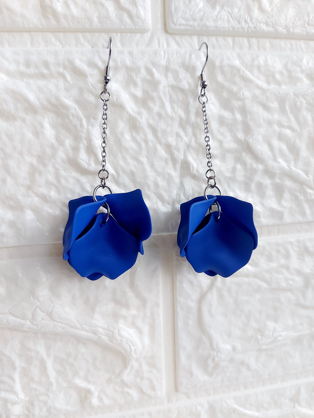 Cercei lungi petale - bijuterii - cercei - cercei lungi - Artynos.ro Cercei lungi petale - bijuterii - cercei - cercei lungi - Artynos.ro