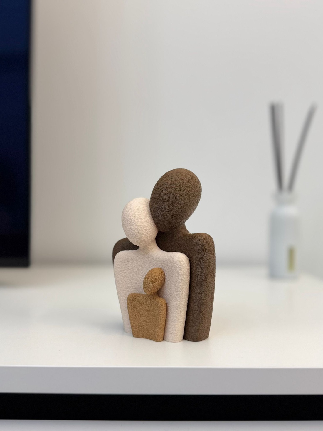 Set Statui Familie (Tata, Mama si copil) design Minimalist - casă & stil de viață - decorațiuni de casă - decorațiuni de masă și rafturi - decorațiuni de masă - Artynos.ro