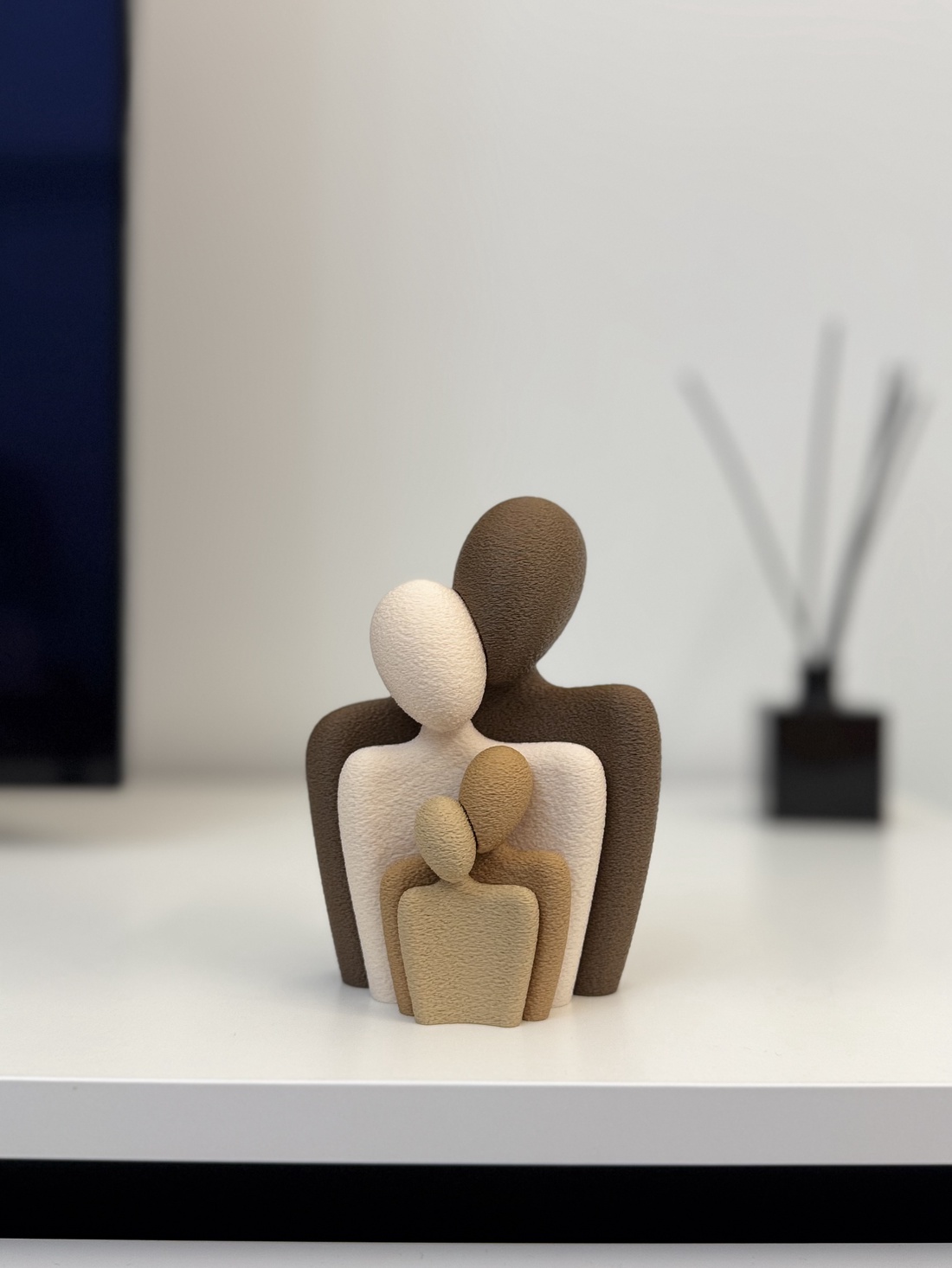 Statui de Familie decorative (Tata, Mama si 2 copii) cu design Minimalist - casă & stil de viață - decorațiuni de casă - decorațiuni de masă și rafturi - decorațiuni de masă - Artynos.ro