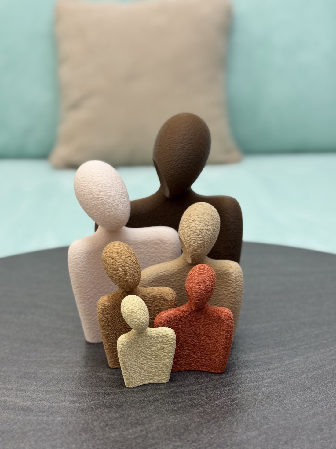 Set Statui Familie (Tata, Mama, 4 Copii) cu design minimalist - casă & stil de viață - decorațiuni de casă - decorațiuni de masă și rafturi - decorațiuni de masă - Artynos.ro