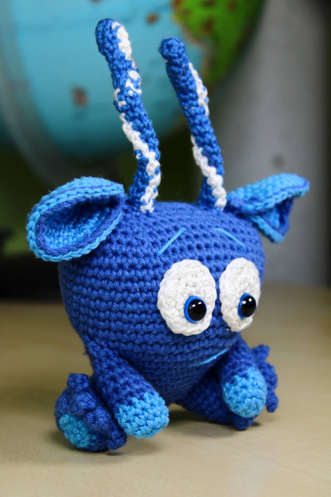 Monstrul Bluu - jucării și echipamente pentru copii - plușuri - monstru de pluș - Artynos.ro