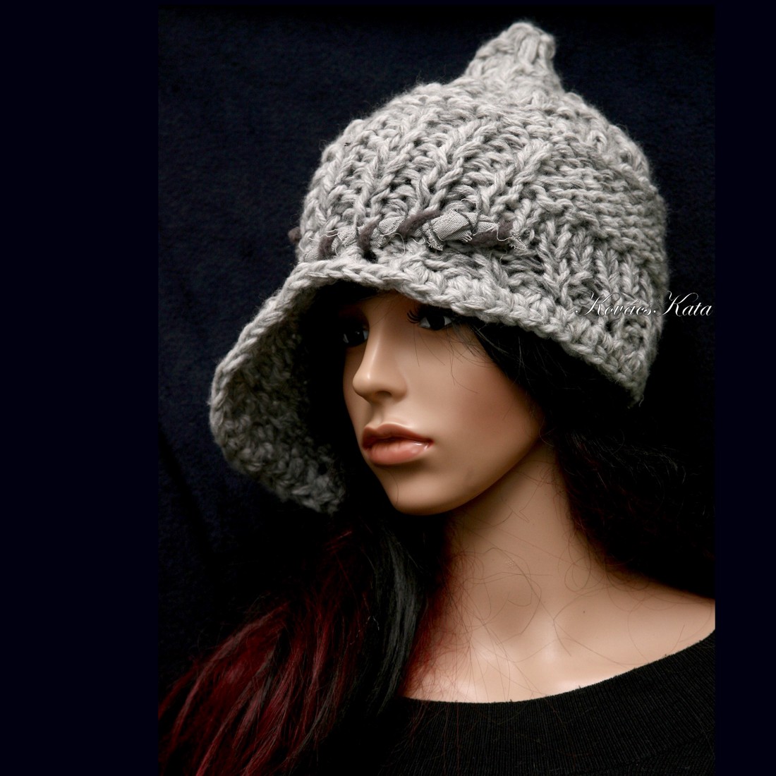 CLOCHE-ART - pălărie extravagantă tricotată manual -  - Artynos.ro